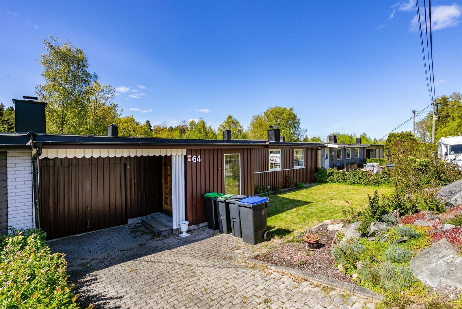 Den integrerte garasjen er oppmålt til ca. 13 kvm. og innvendig tilgjengelig via bod tilknyttet vaskerommet. Galleribilde