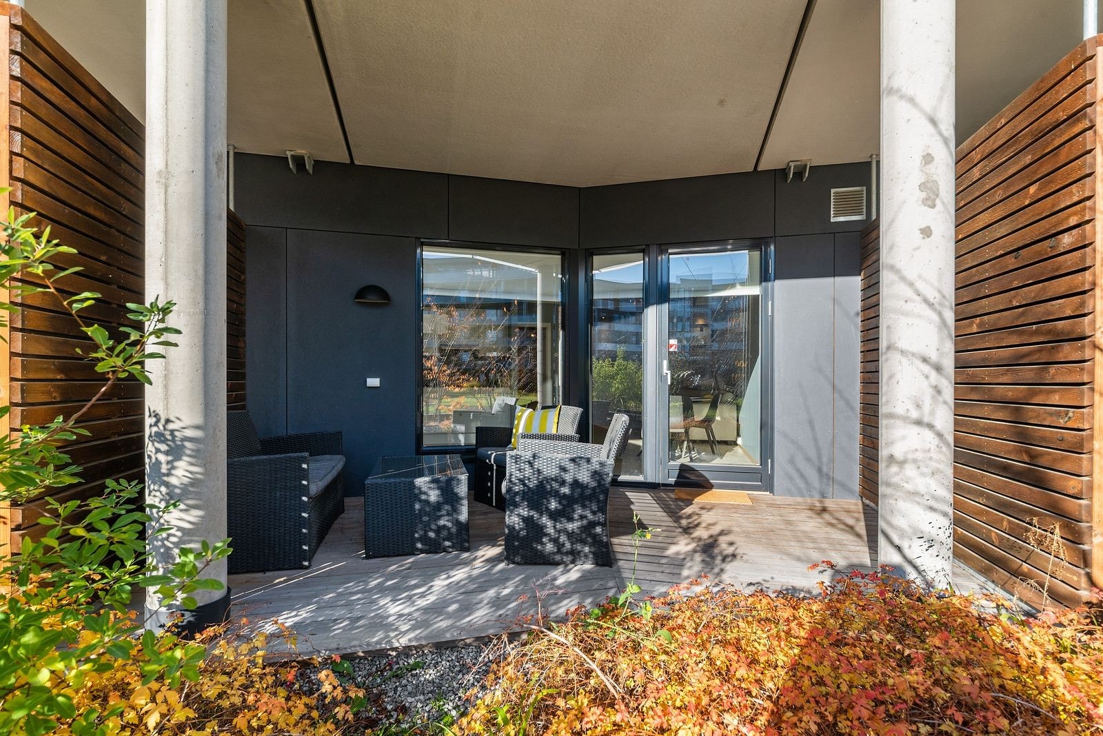 Privat uteplass fra stue Galleribilde