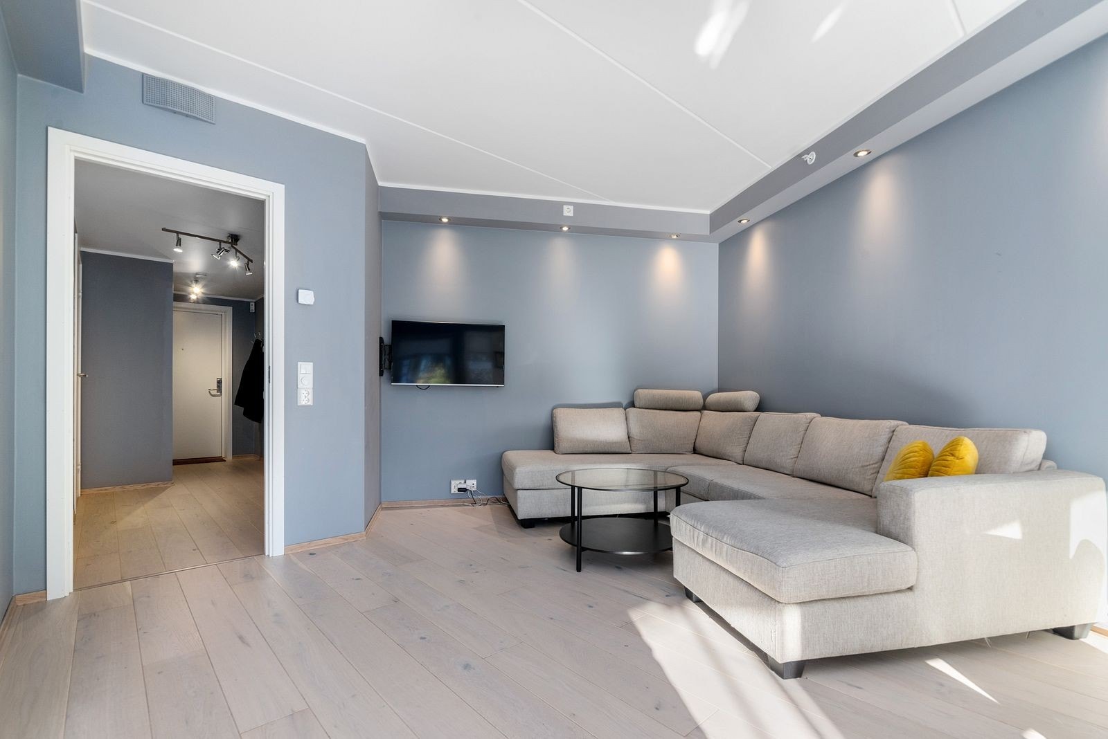 Stue med god plass - Tv og Internet er inkludert i leien Galleribilde