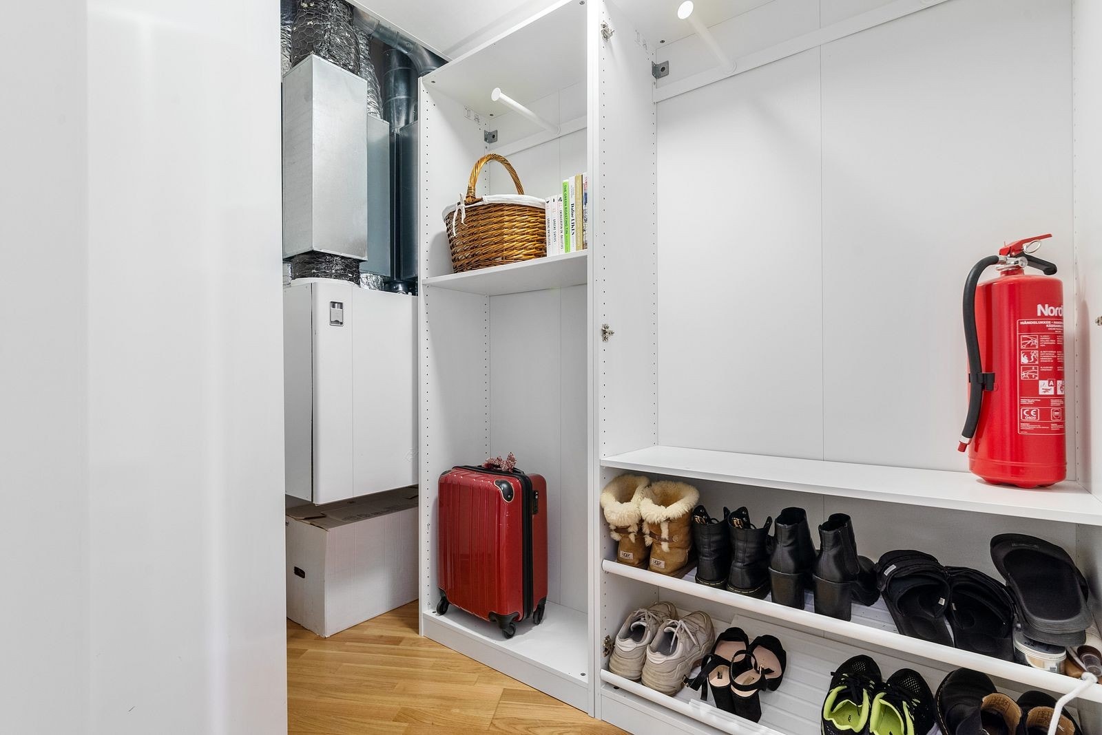 Innebod vid leilighetens entre Galleribilde