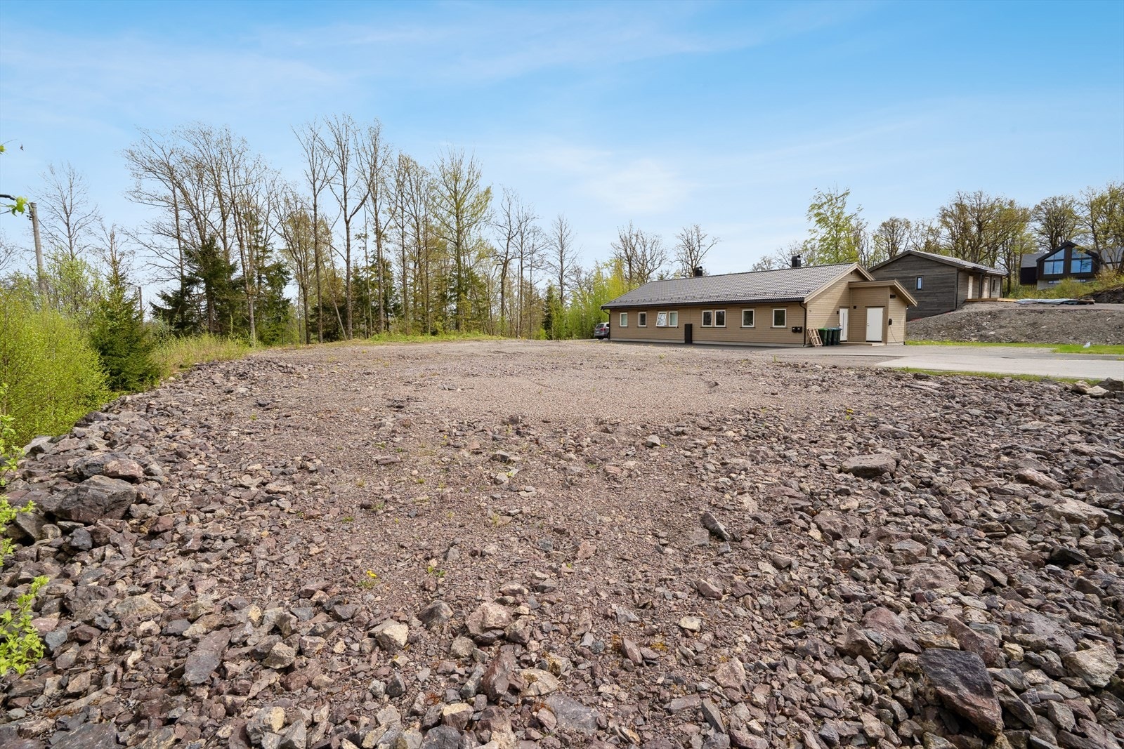 Byggeklar endetomt med attraktiv beliggenhet i et barnevennlig og naturskjønt boligområde på Krakken Galleribilde