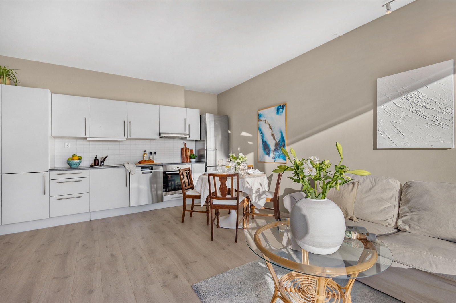 Det er også plass til å møblere med en spisegruppe om ønskelig. Galleribilde