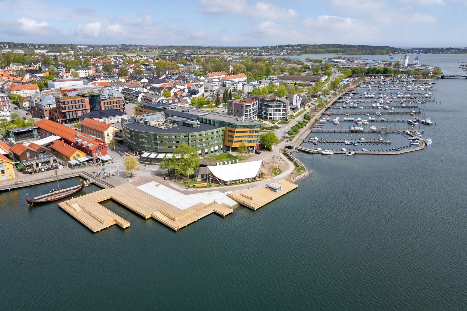 Med gangavstand til Oseberg kulturhus er det kulturelle tilbudet også godt ivaretatt. Galleribilde