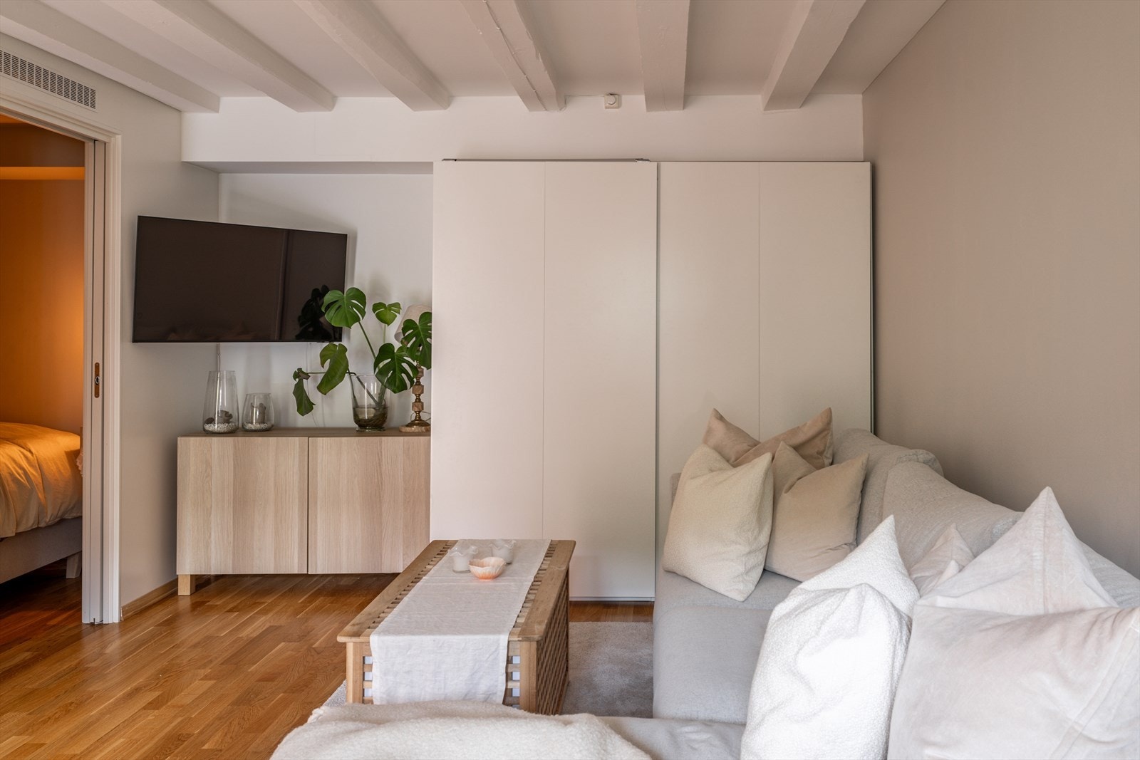 IN-ordning: Det er anledning til å nedbetale på lånet. Ved innfrielse av fellesgjelden på kr 1 222 626,- vil felleskostnadene reduseres med kr 7 569,- og nye totale felleskostnader vil være kr 2 141,- pr. mnd. Galleribilde