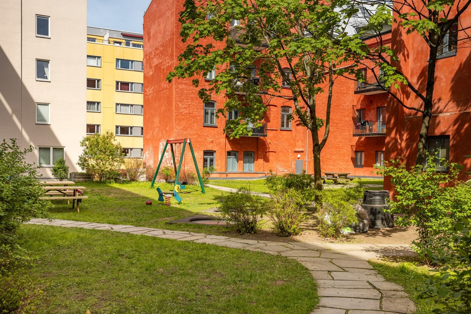 Fra boligen er det gangavstand til "alt". Galleribilde