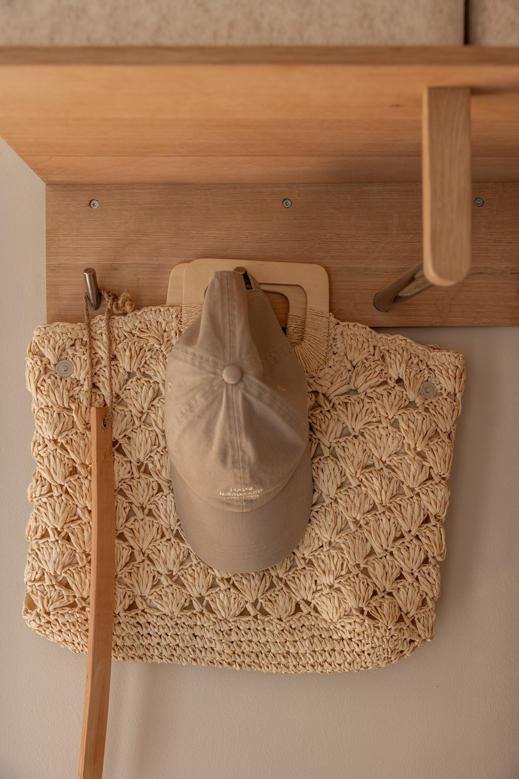 Her er det pene, delikate overflater og parkettgulv som går igjen i alle rom (foruten bad). Galleribilde