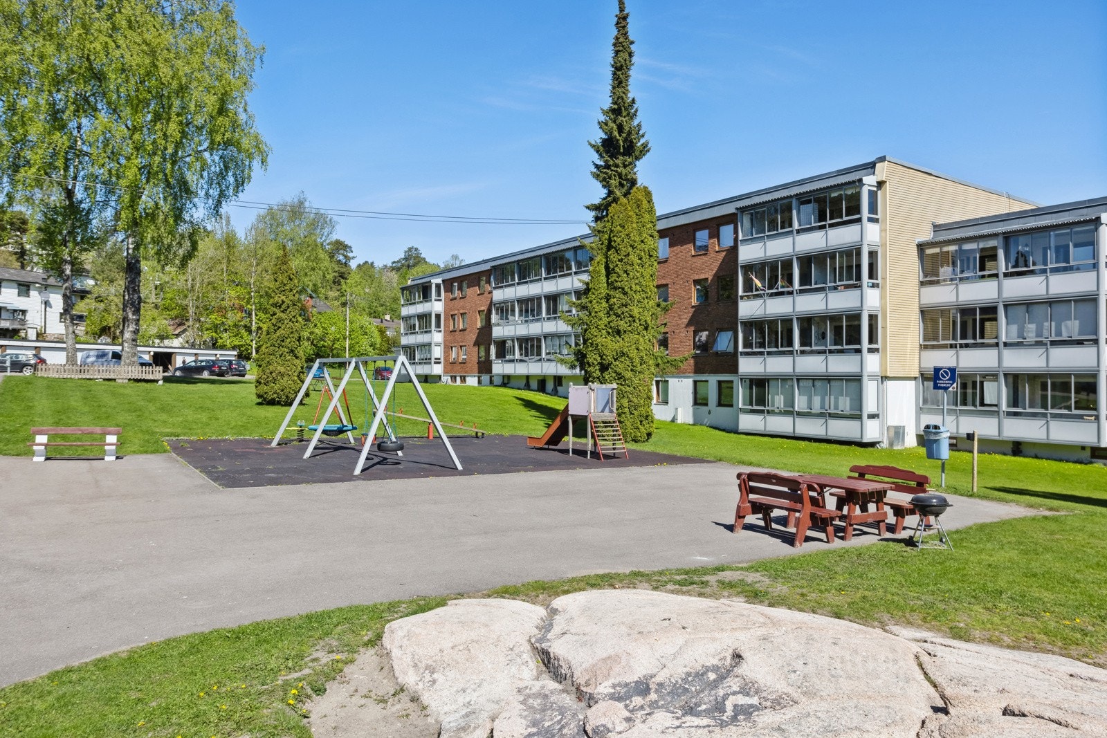 Veldrevet borettslag med god historikk for vedlikehold og ryddig økonomi. Galleribilde