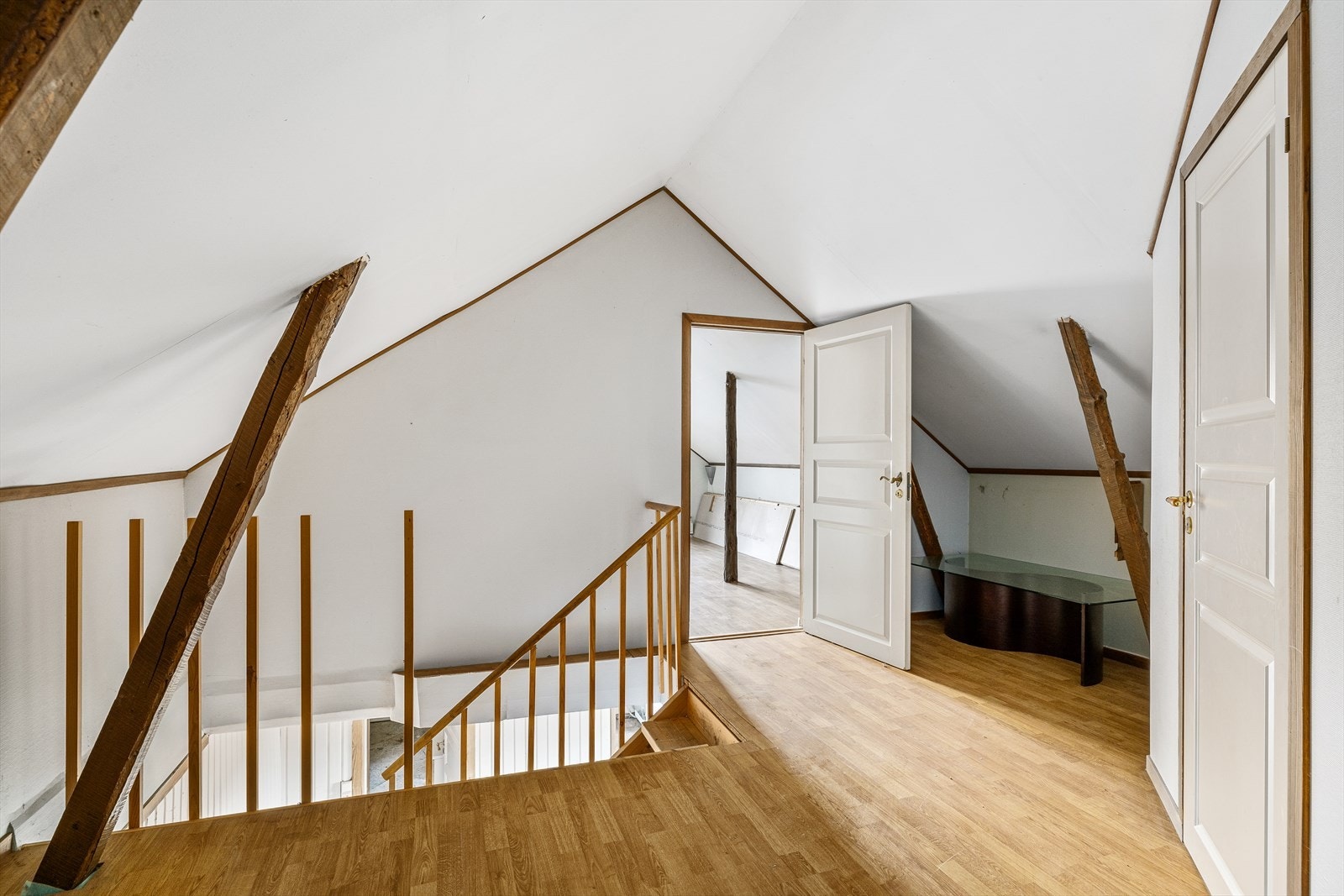 Opp til 2. etasje Galleribilde