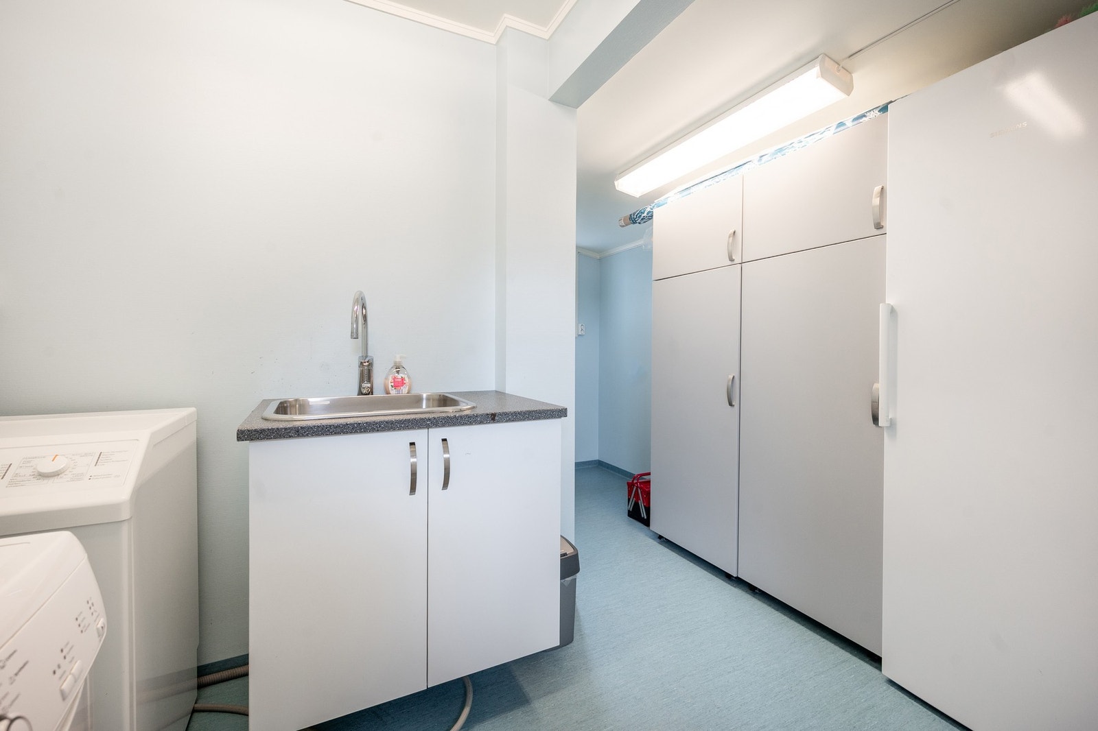 Romslig vaskerom Galleribilde