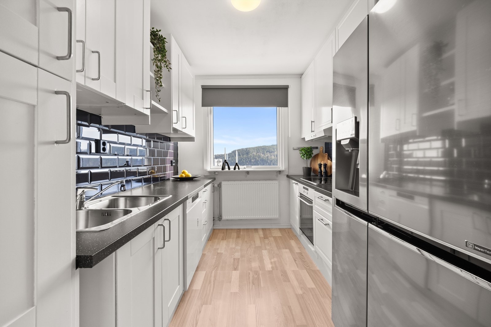 Godt med oppbevaringsplass i skuffer og skap Galleribilde