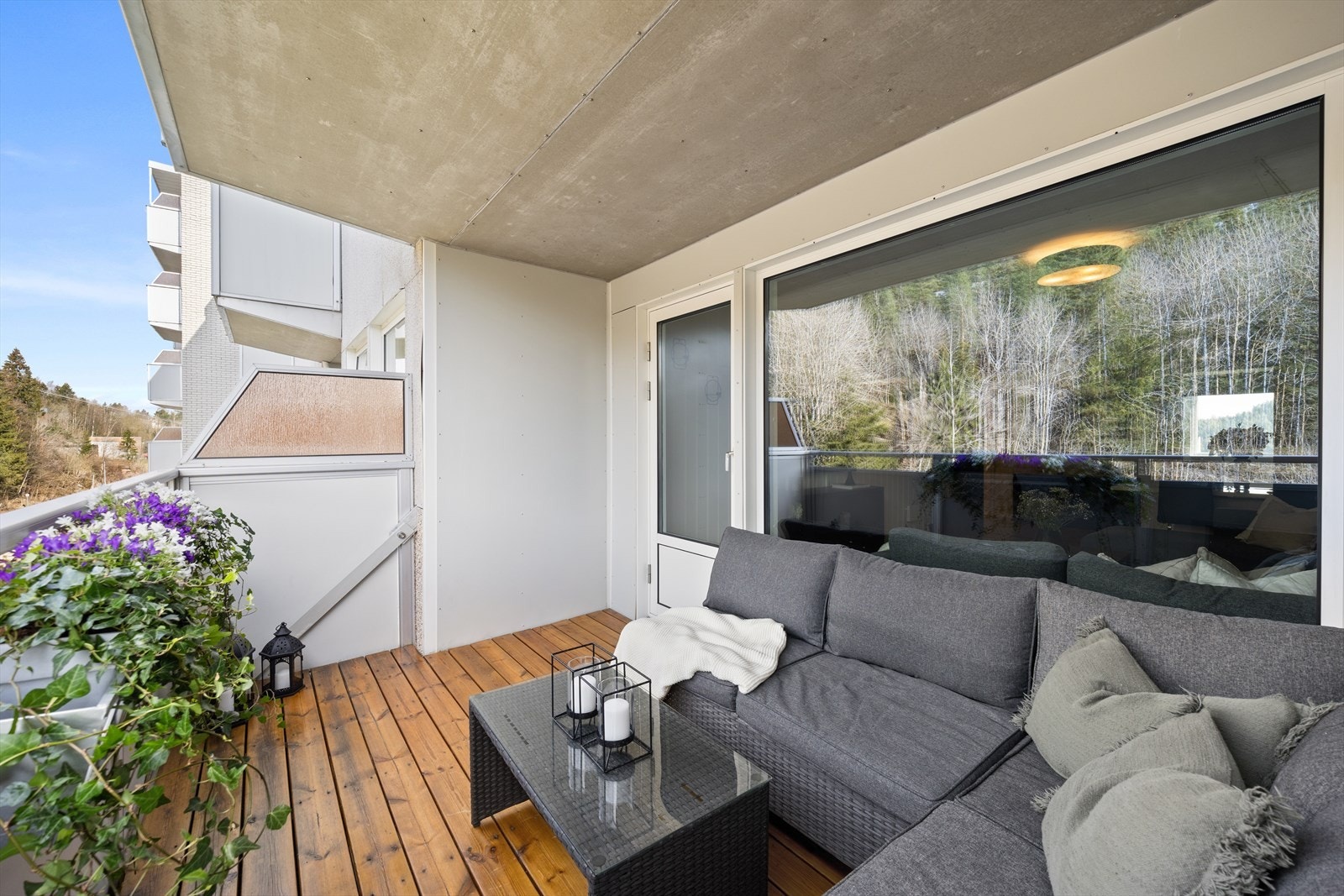 Hyggelig overbygd balkong på 7 m2 Galleribilde