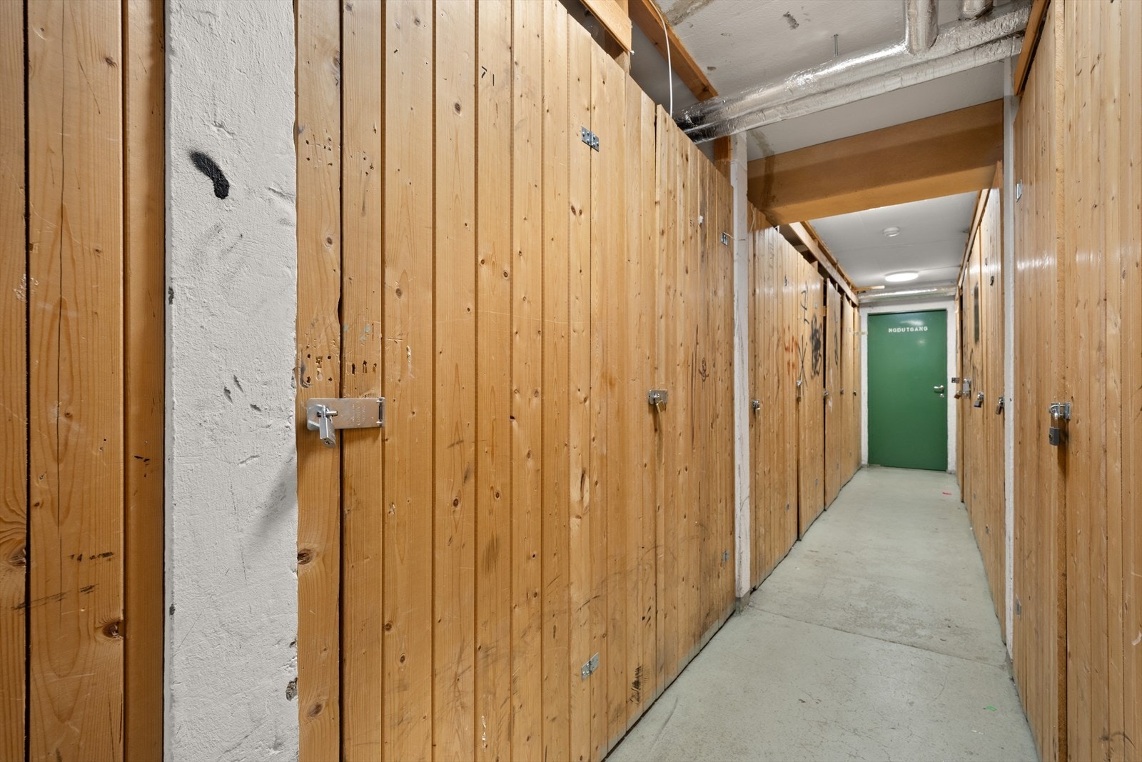 Leiligheten disponerer 2 stk boder i fellesareal Galleribilde