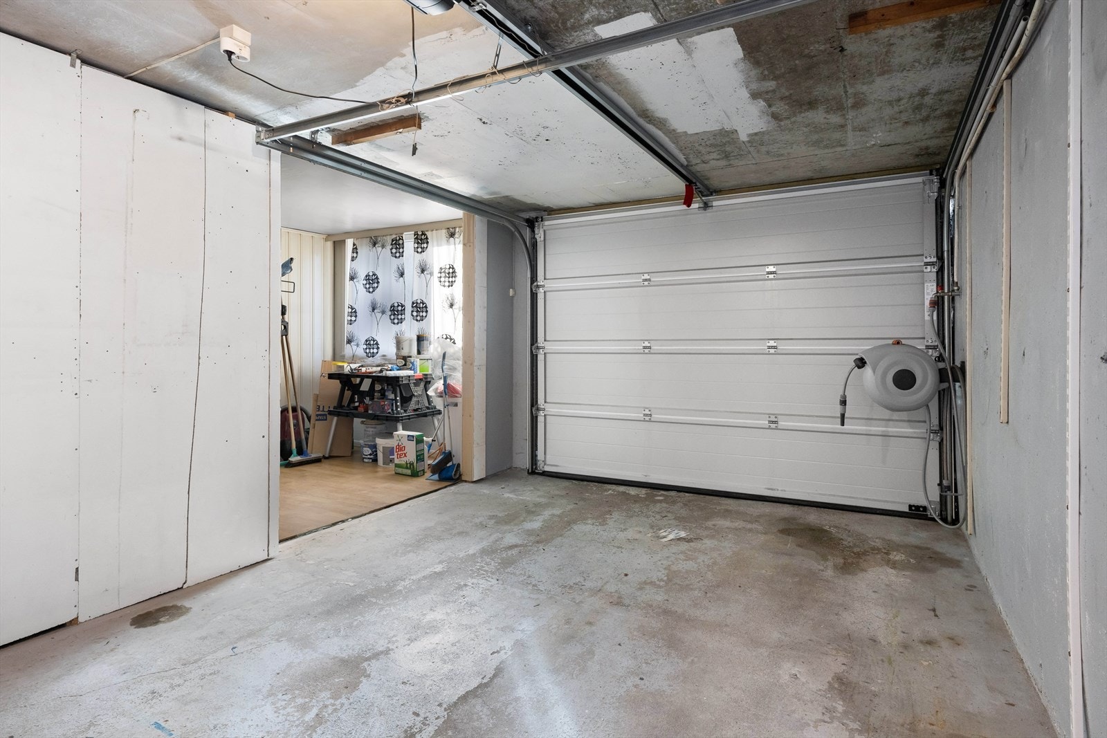 I tilknytning til garasjen er det et hobbyrom ihht originale byggetegninger. Galleribilde