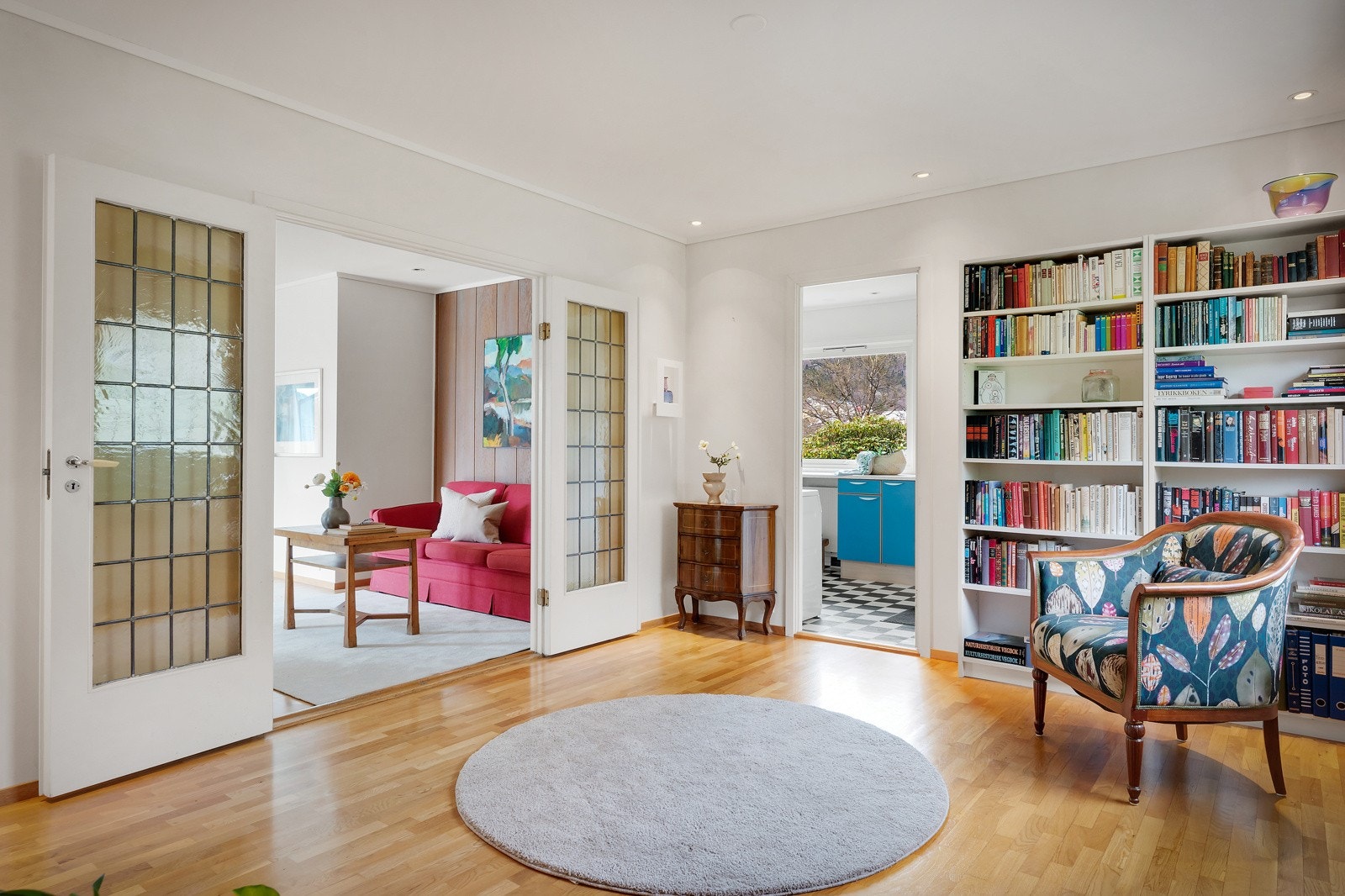 Hall på ca 22 kvm. Galleribilde