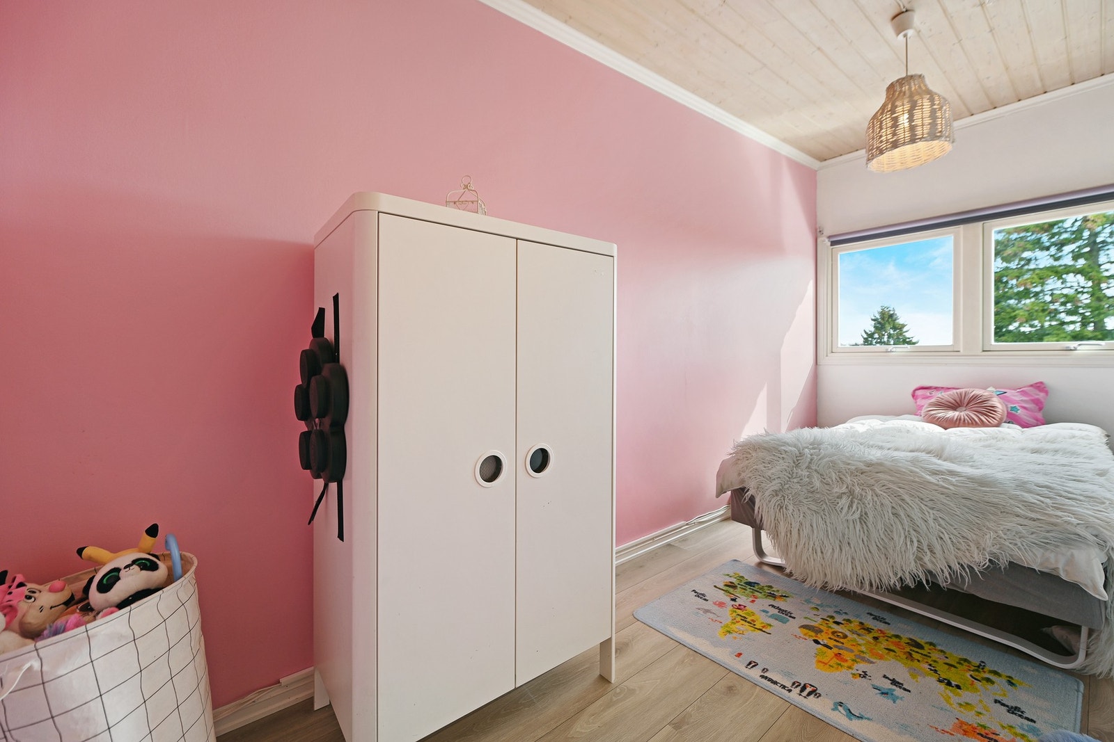 Soverommene er malt i friske farger. Galleribilde