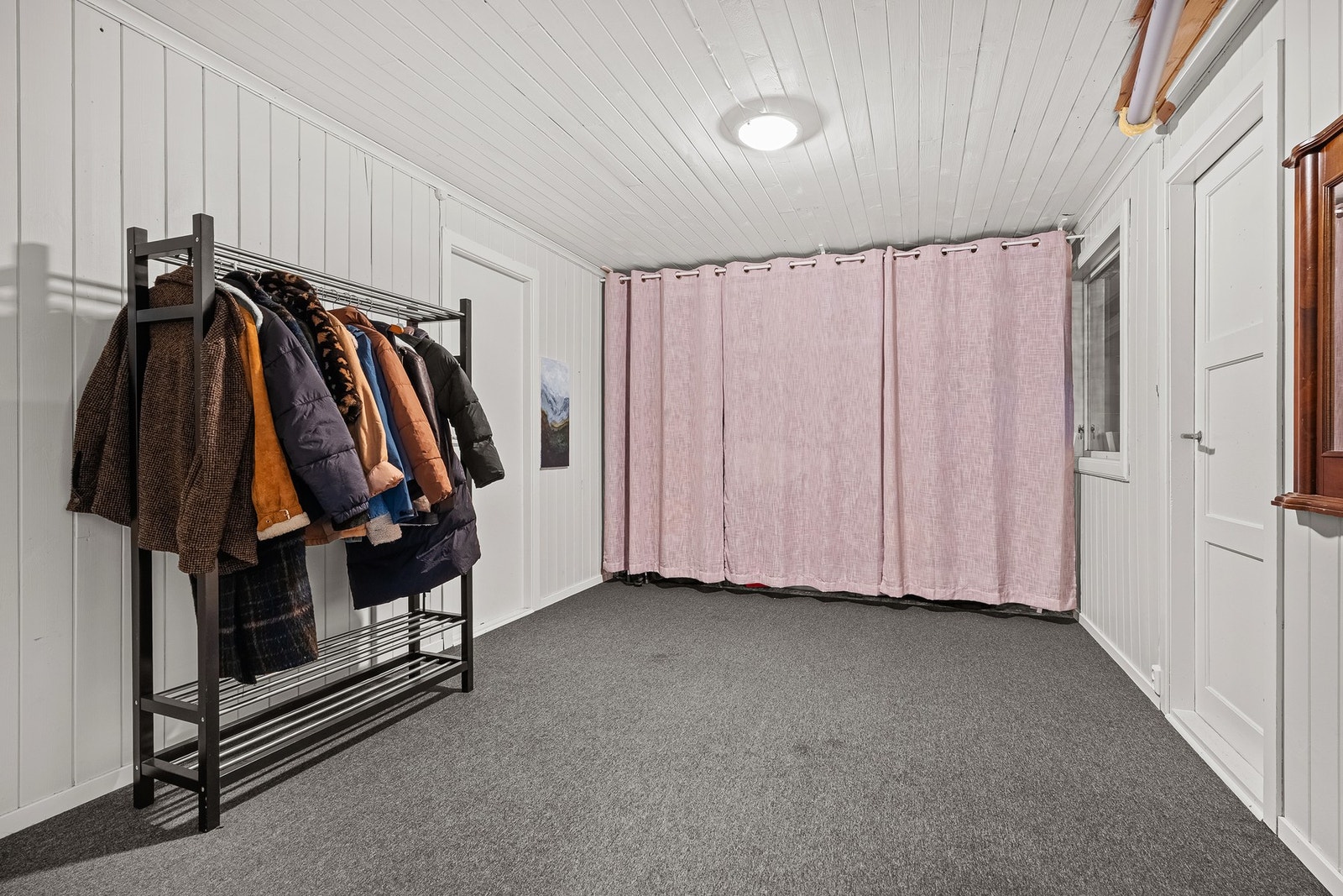 - Boligen har flere, store bodareal og det er svært gode lagringsmuligheter - Galleribilde