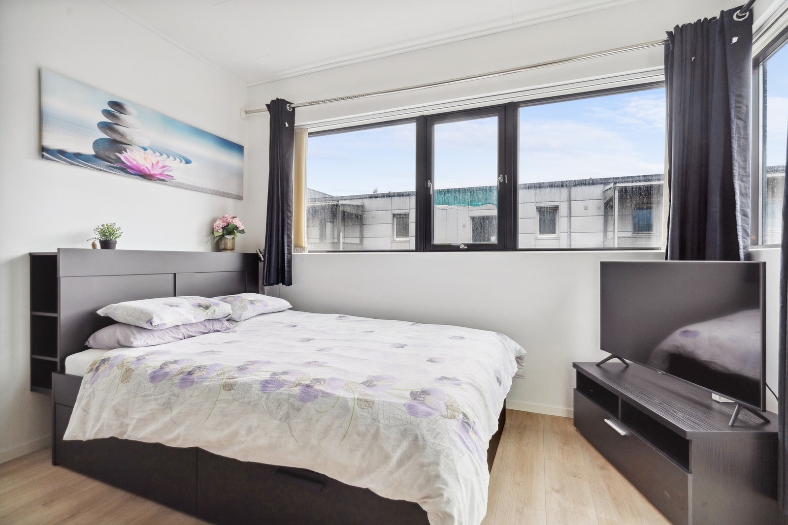 God plass til dobbeltseng Galleribilde