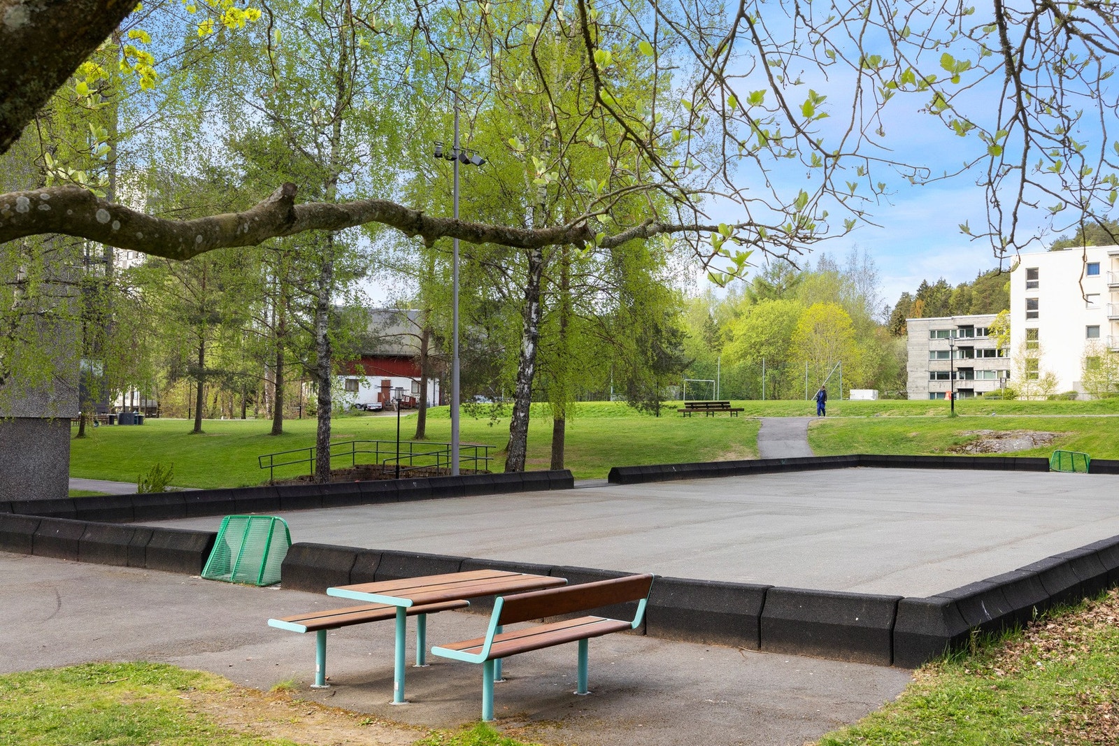 I borettslaget finnes det også en stor fotballbinge. Galleribilde