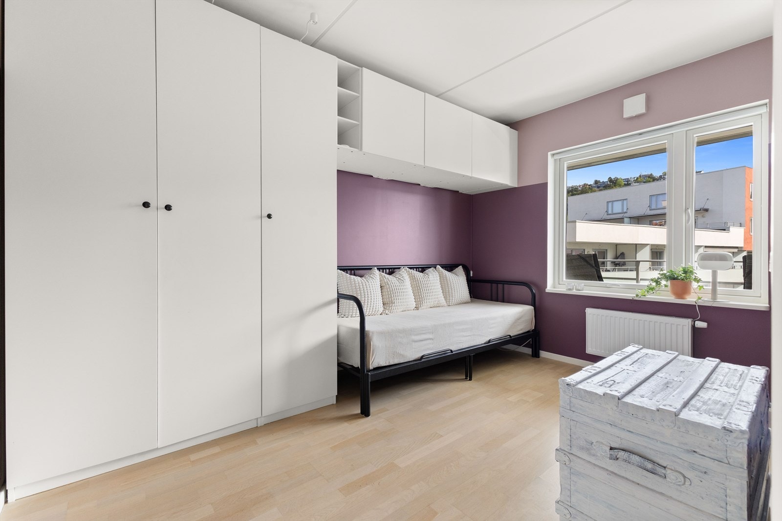 Det andre soverommet passer utmerket som gjesterom, barnerom eller til hjemmekontor Galleribilde