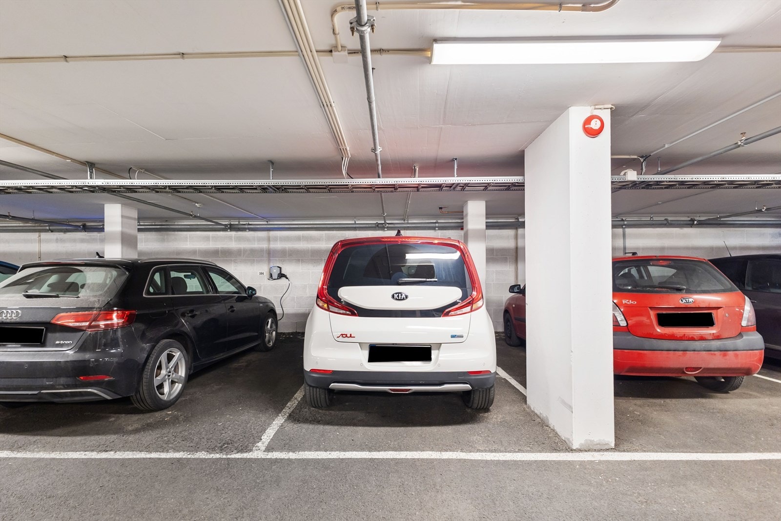 Det medfølger garasjeplass med lader - rett ved heisen! Galleribilde