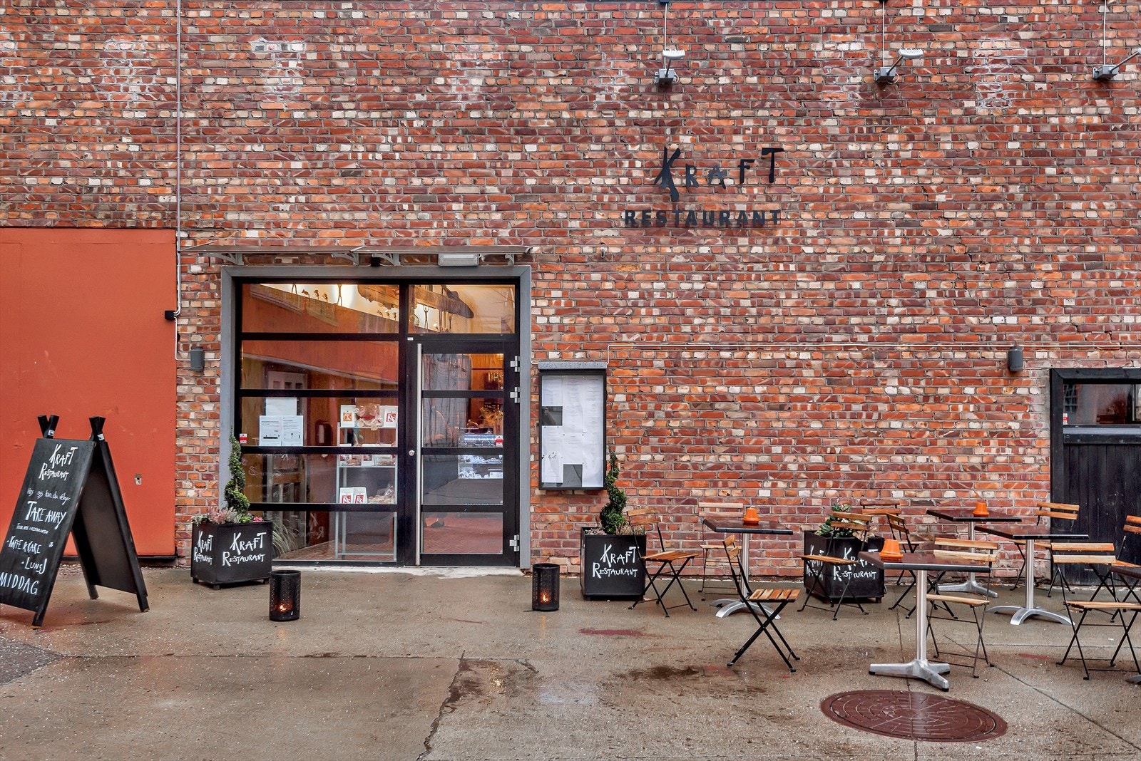 Nabolagsrestauranten som serverer deg skikkelig mat inspirert av lykkelige råvarer, tradisjonelle metoder, og en raus dose kjærlighet. Galleribilde