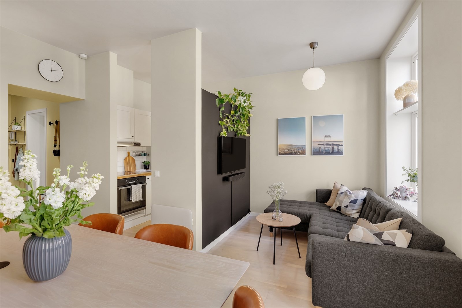 Velkommen til Sannergata 15B, en pen 2-roms andelsleilighet beliggende i et ettertraktet boligområde, med nærhet til alt du måtte trenge i hverdagen. Galleribilde