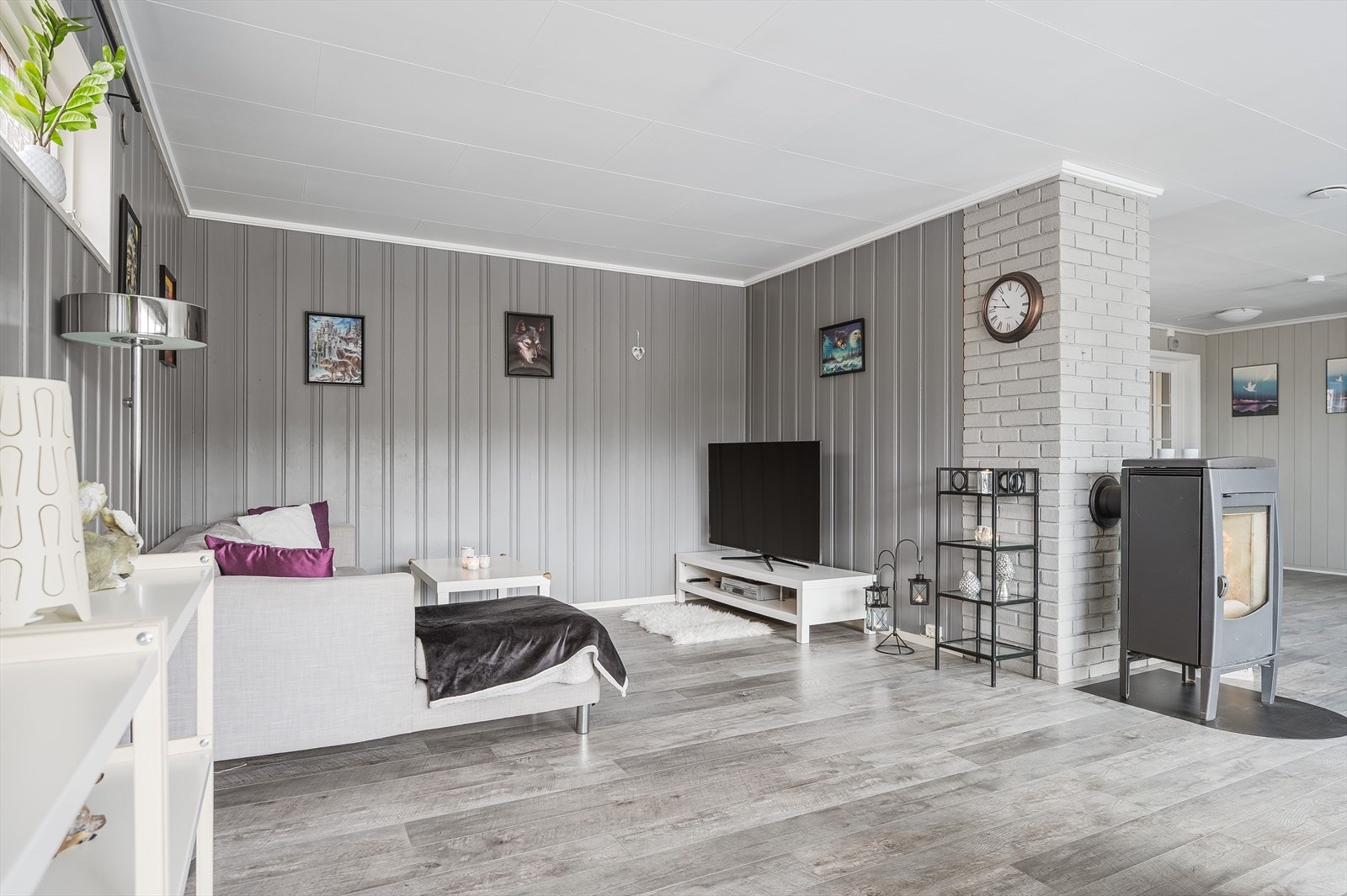 Moderne farger i stuen. Galleribilde