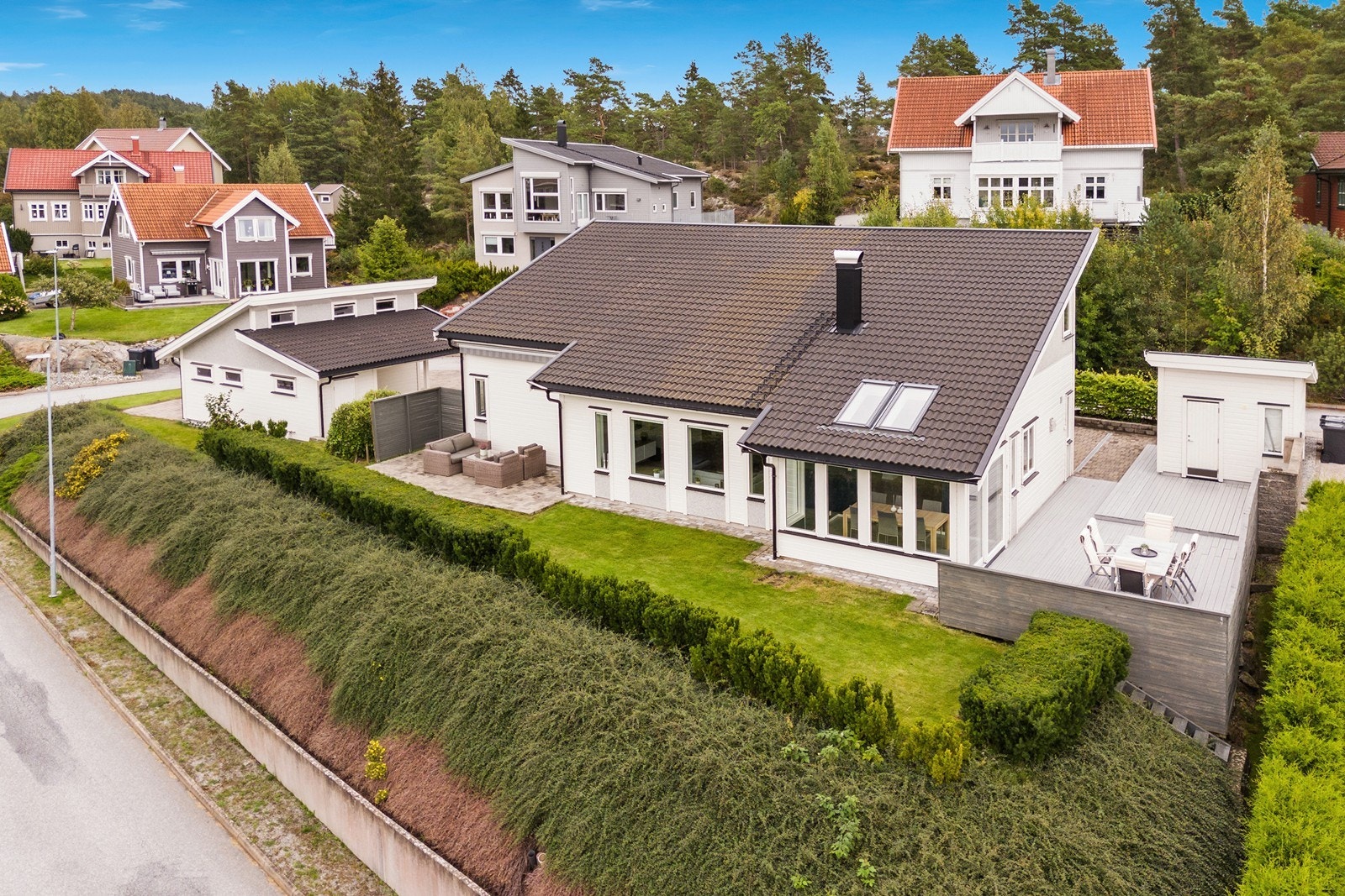 Velkommen til Frydenlundveien 5!
Ønsker du å orientere deg digitalt i boligen, klikk på ikonet merket "360 Visning". Galleribilde