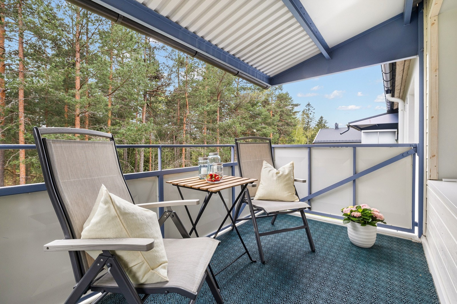 Her er skogen nærmeste nabo godt skjermet fra bilveier og annet støy Galleribilde