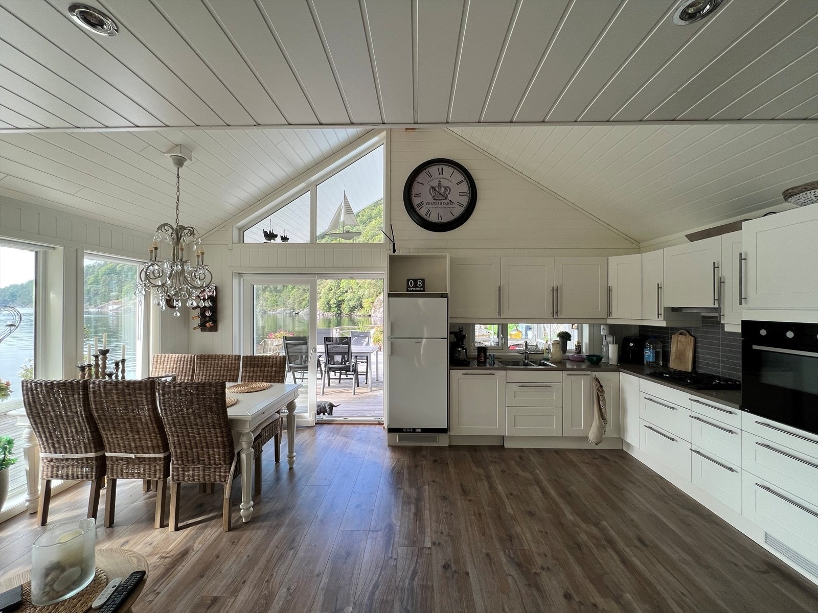 Stue/kjøkken - god standard fra byggeår 2012 Galleribilde