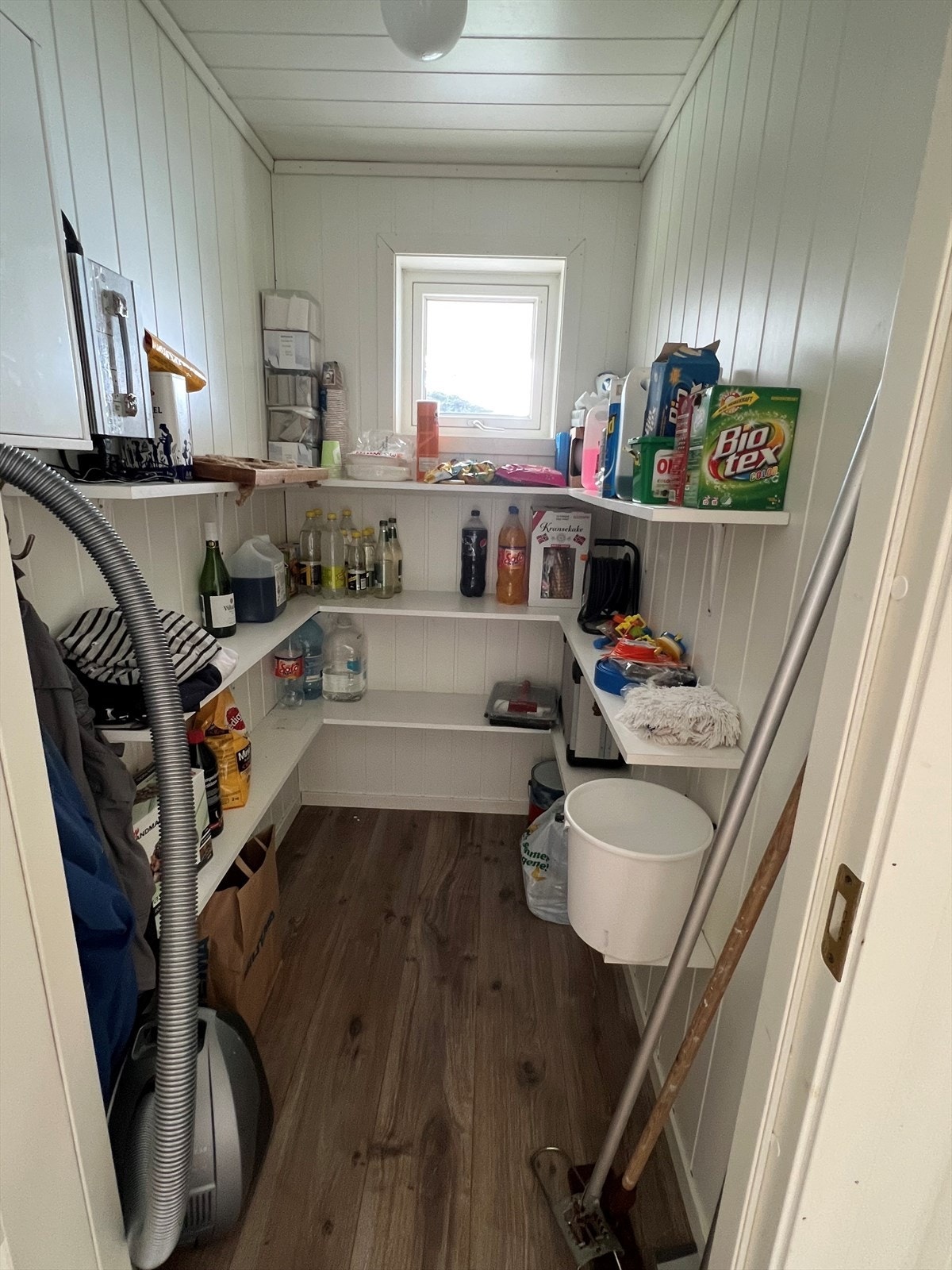 Innvendig bod Galleribilde