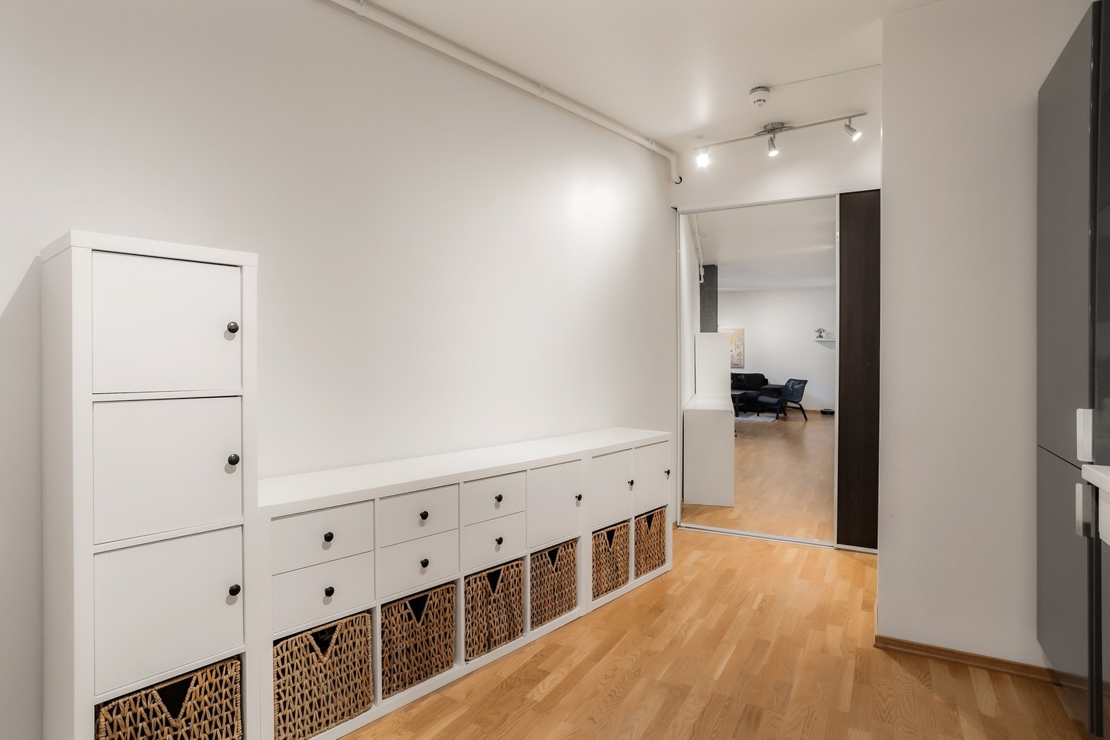 Gangen som tar deg videre til entreen eller garderoben. Galleribilde