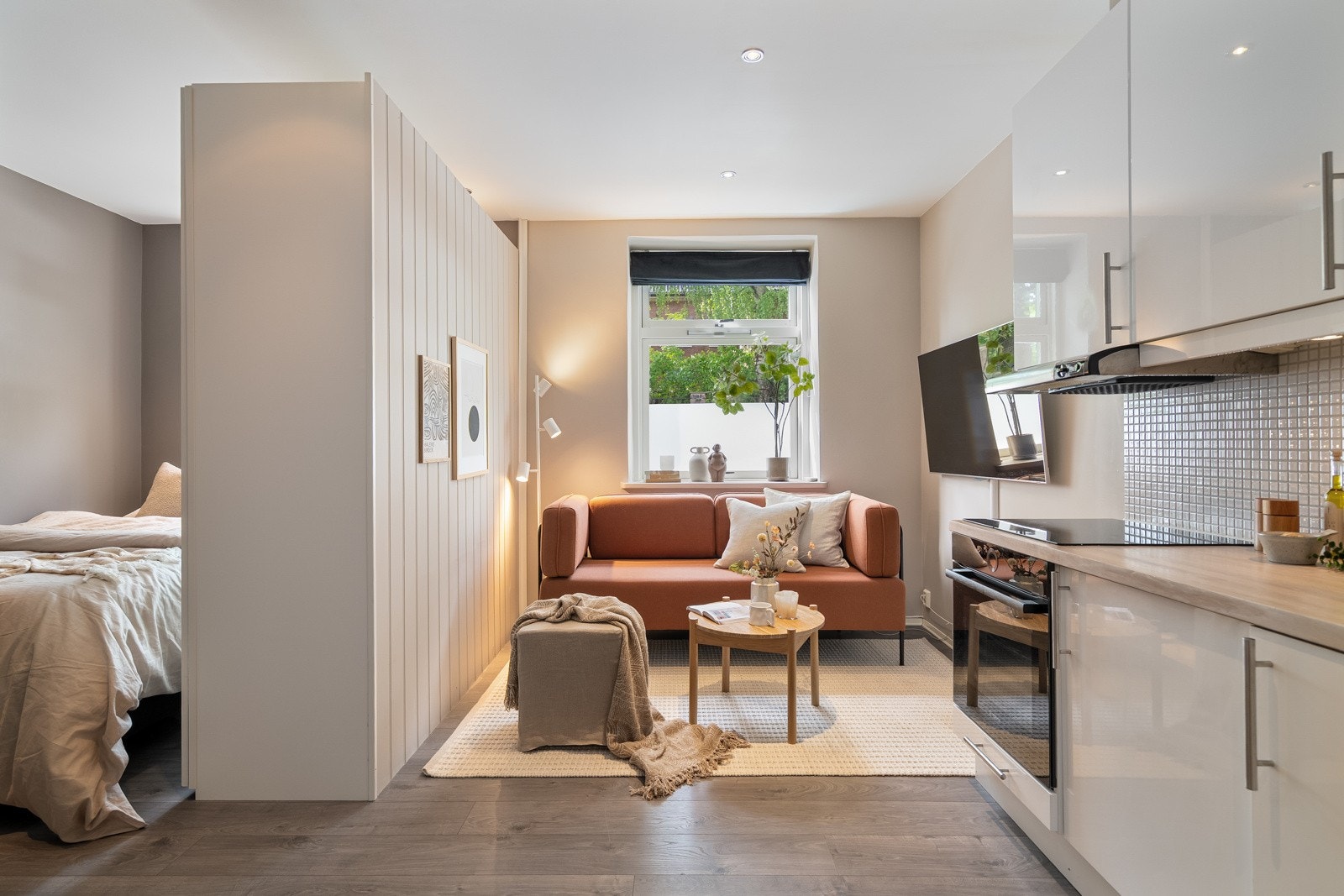 Velkommen til en særdeles hyggelig leilighet i fredelige og grønne omgivelser i en av byens flotteste gater - rett ved Gimle, Bygdøy allé og Solli plass Galleribilde