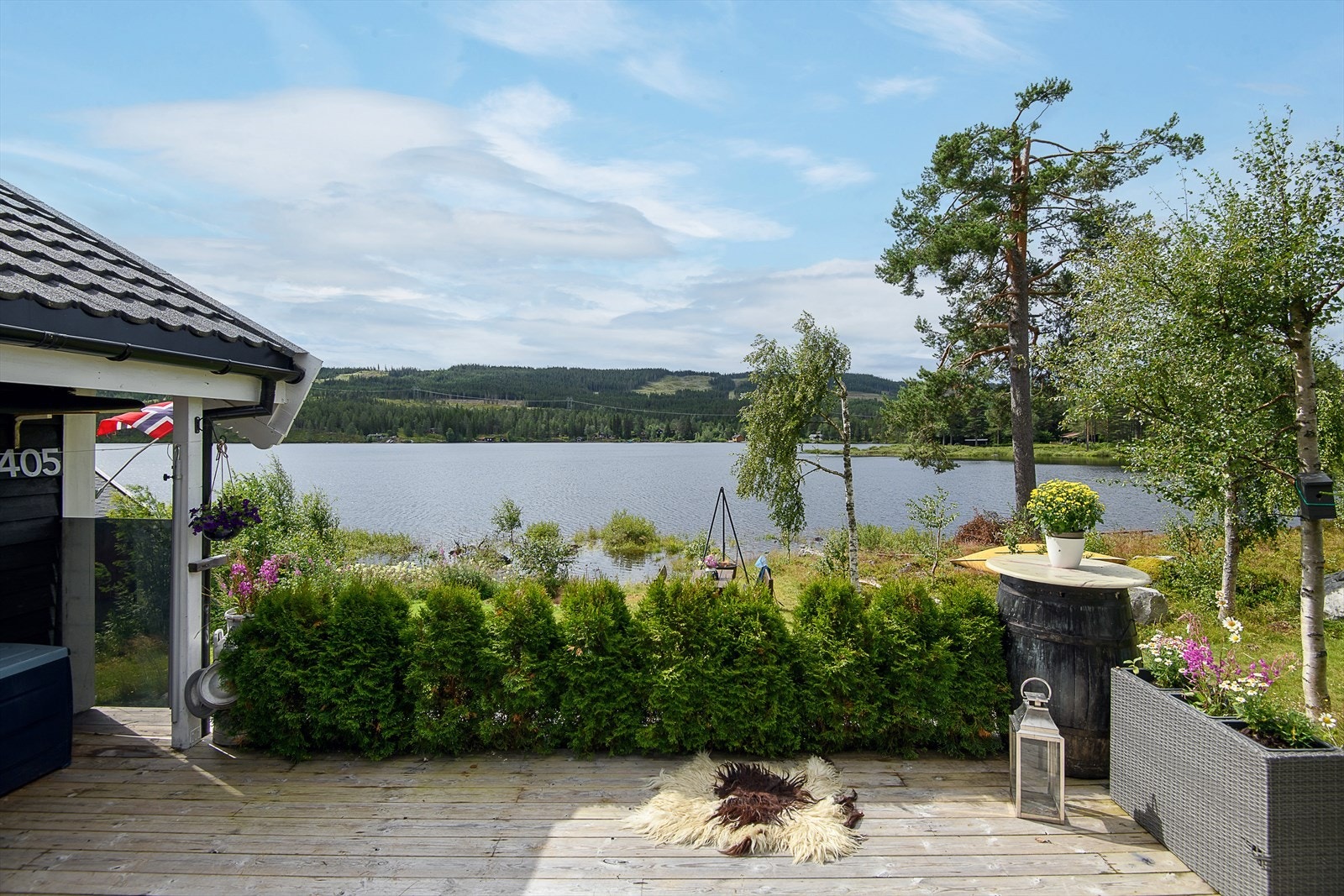 Terrassen ligger lunt og skjermet til. Galleribilde