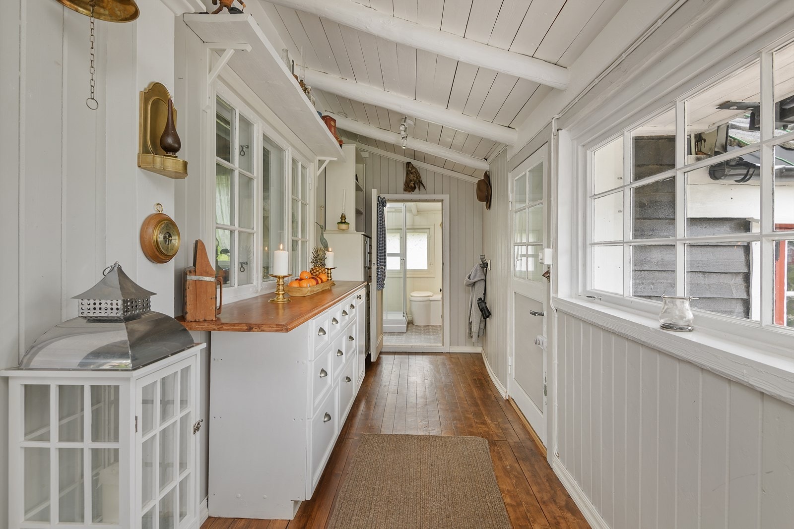 Sommerstuen knytter opprinnelig hytte til den tilbygde delen. Galleribilde