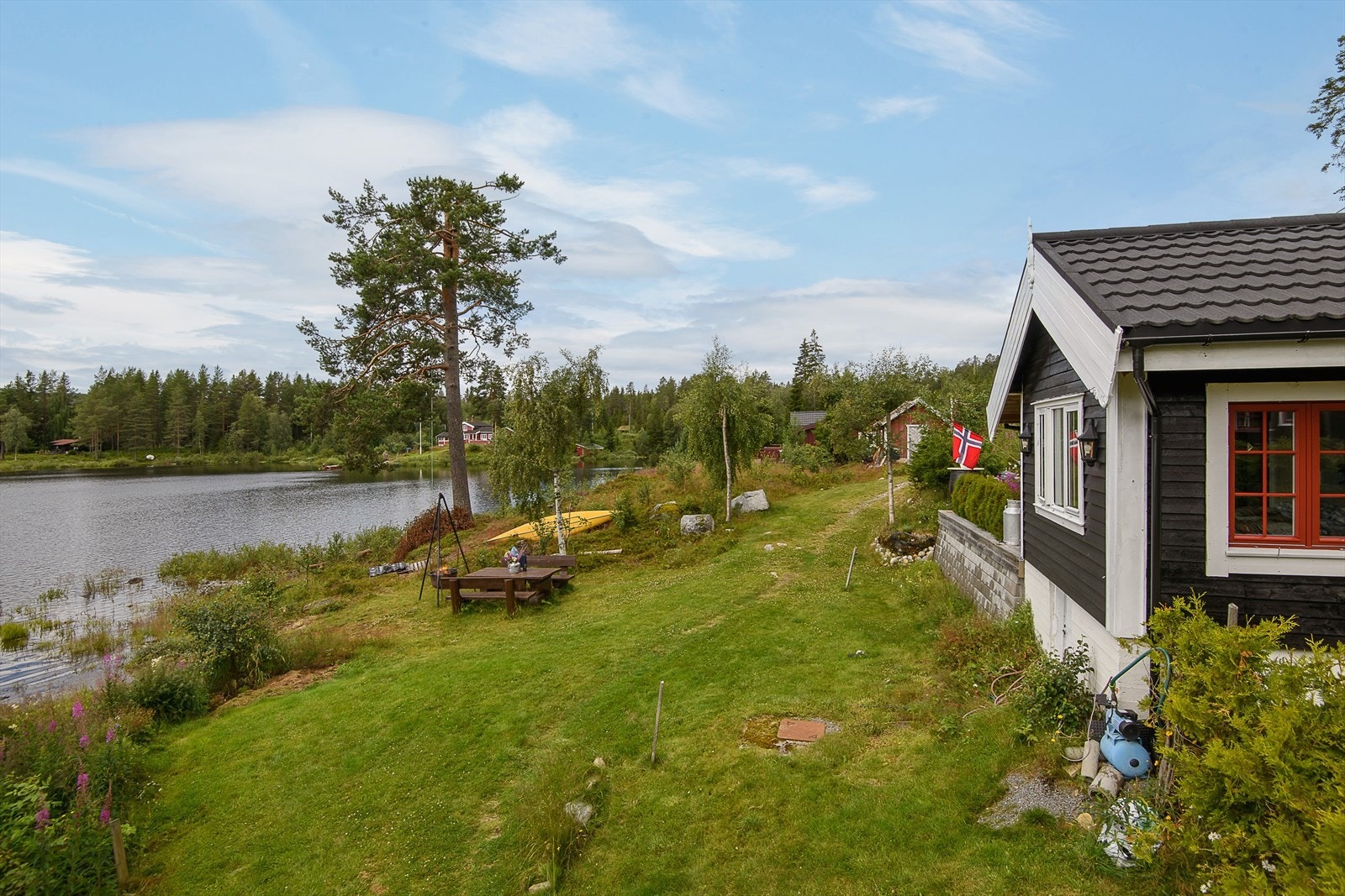 Her kan en også nyte kveldene ved bålpanna. Galleribilde