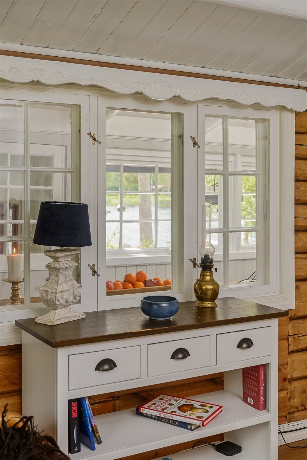 Fra stuen mot sommerstue. Galleribilde