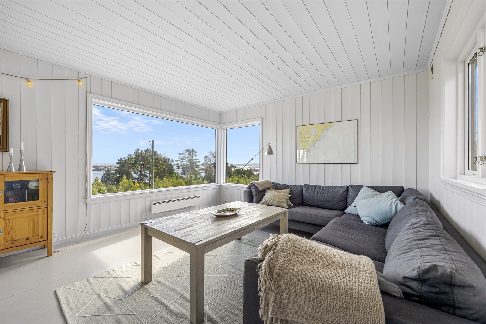 Stue med nydelig utsikt Galleribilde