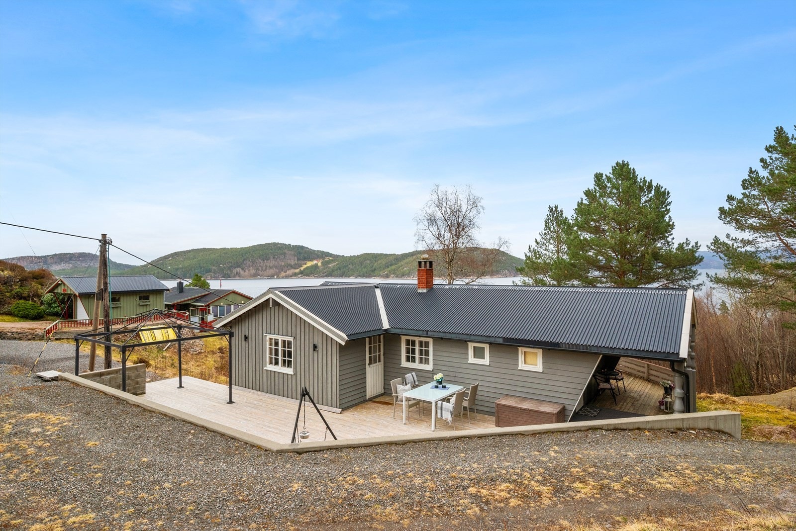Omgivelsene er fredfulle og naturskjønne; scenen er satt for feriemodus og påfyll av energi. Galleribilde