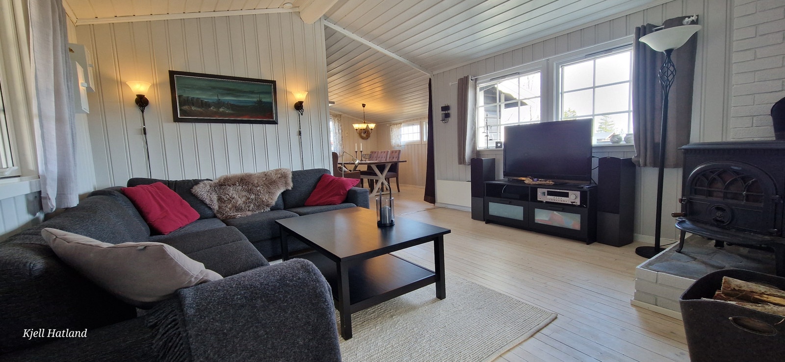 Overflater er malt i lyse farger Galleribilde