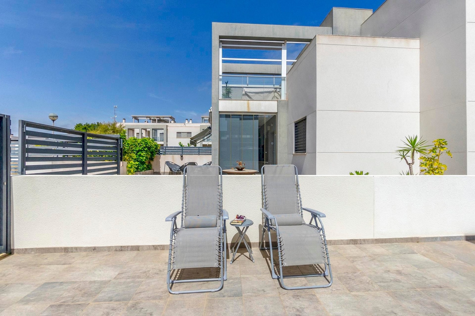 Solrik hage Galleribilde