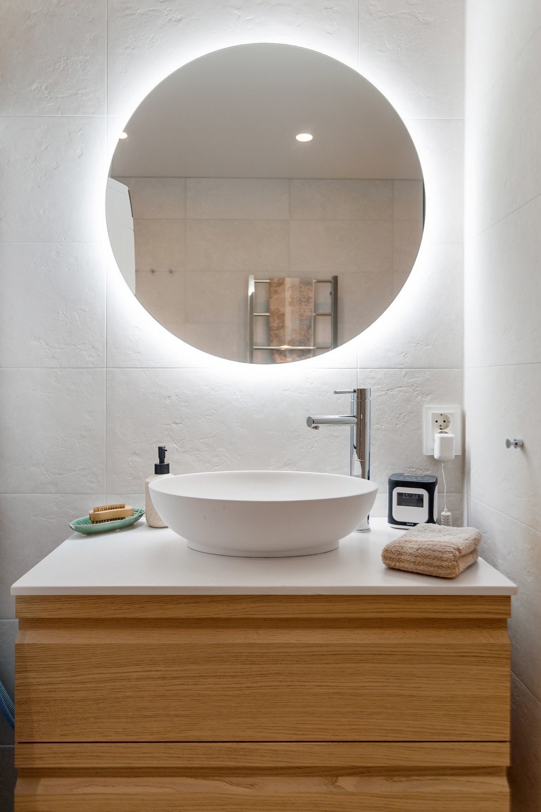 Servant og benkeplate på bad av corean Galleribilde