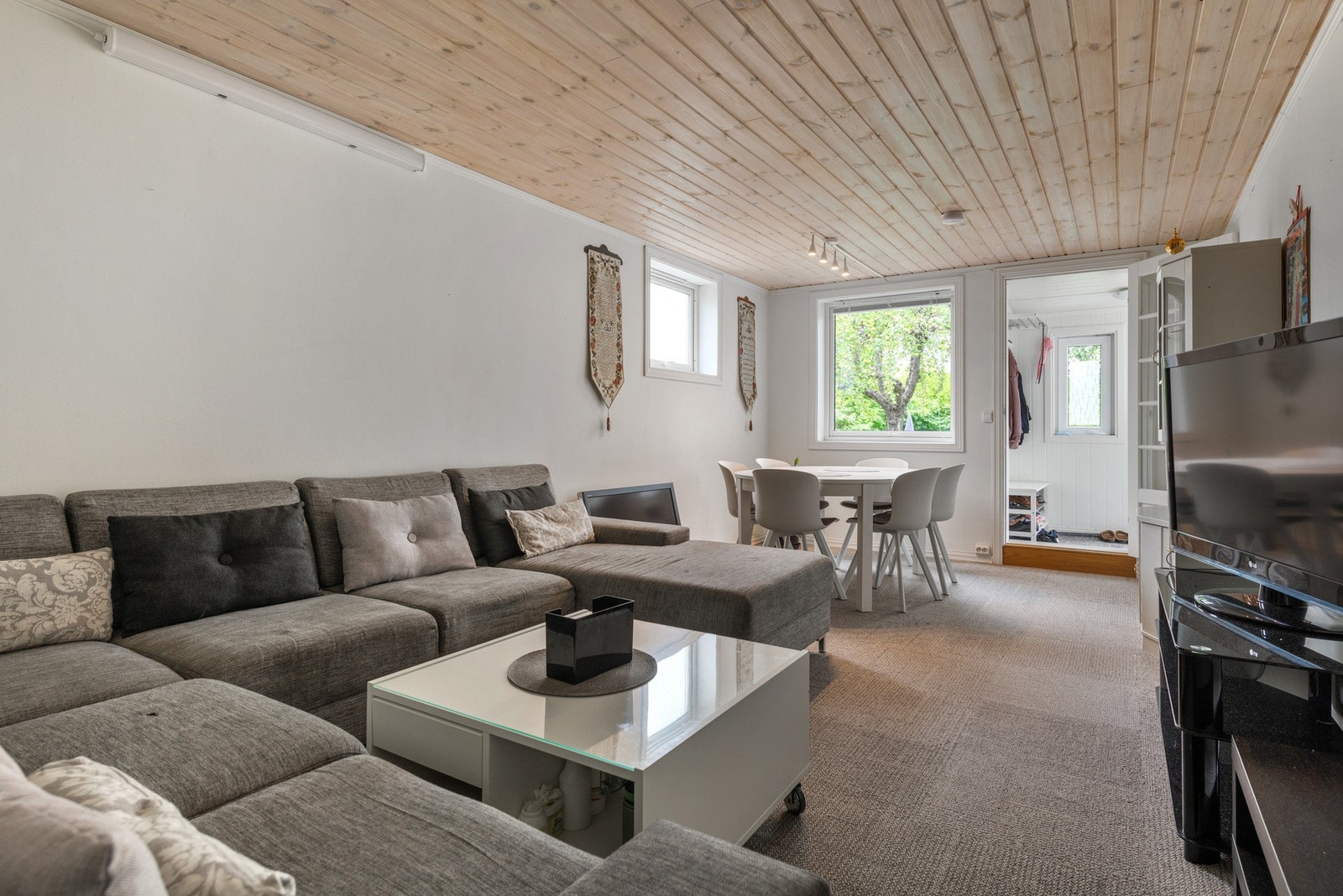 Lys og pen stue Galleribilde