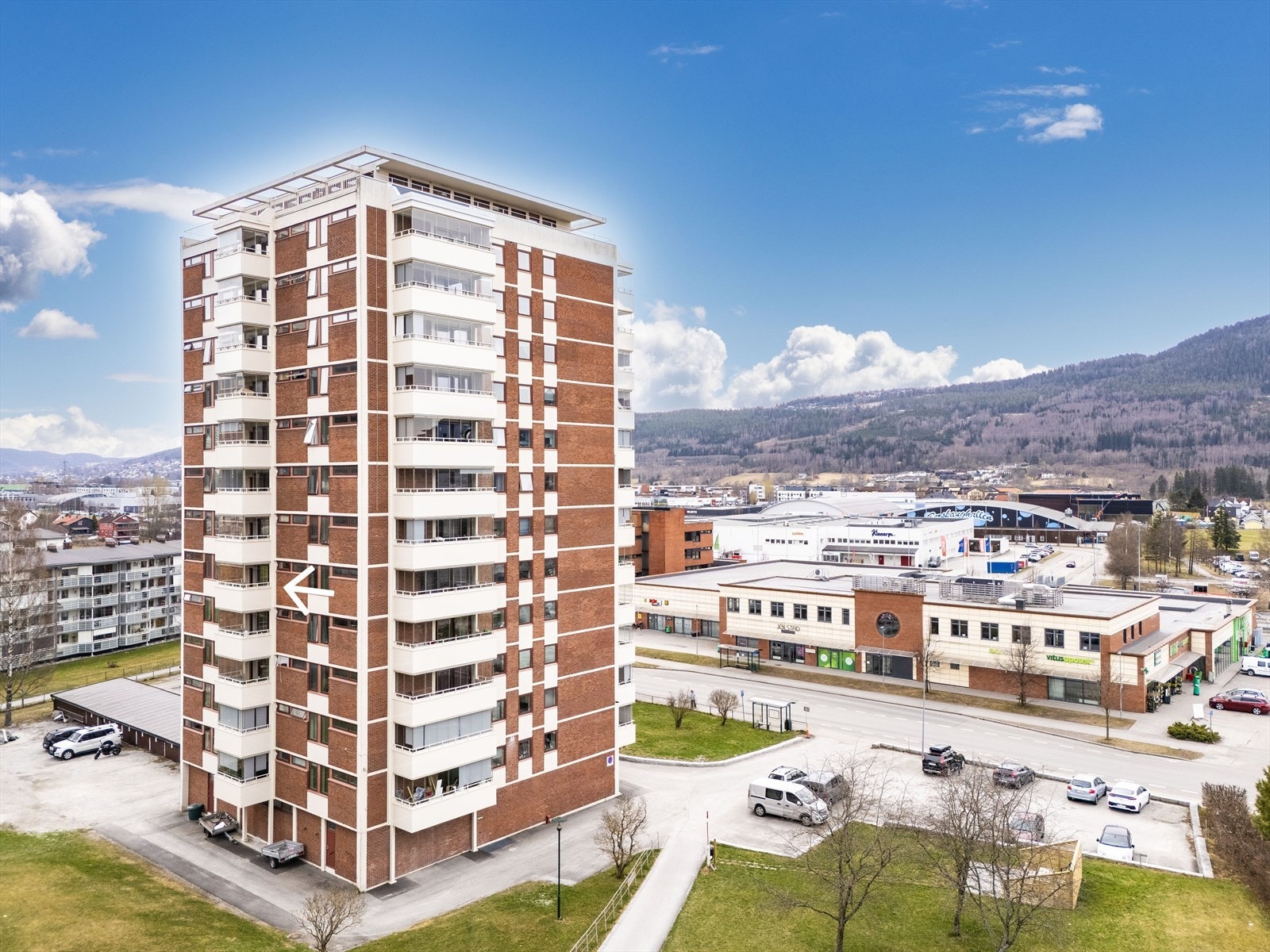 Velkommen til Betzy Kjelsbergs vei 228 - Presentert av Kristian Ruud i Eiendomsmegler 1 Modum Galleribilde