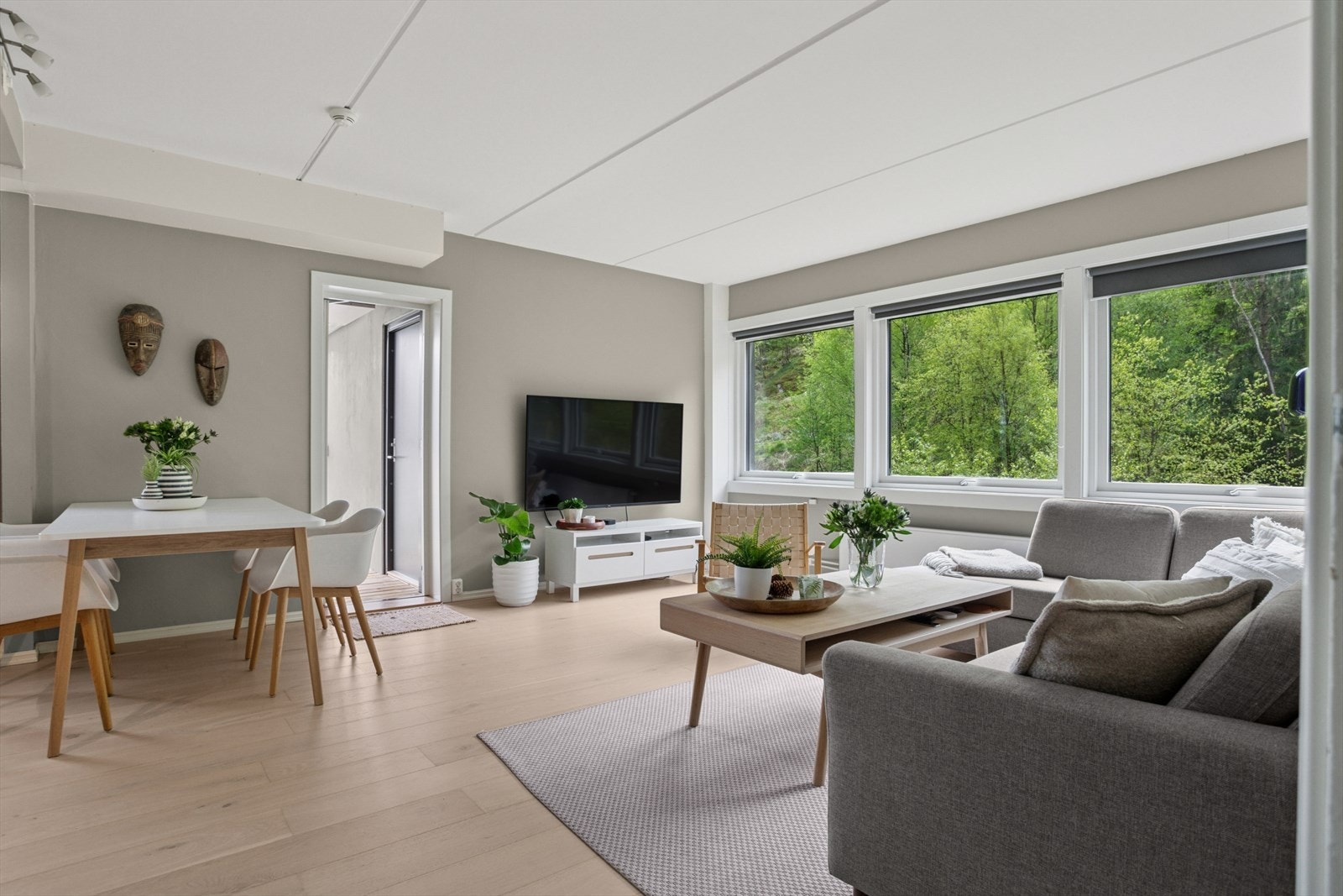 Velkommen til Solheimslien 60 - Presentert av Liam Hellesund DNB Eiendom. Galleribilde