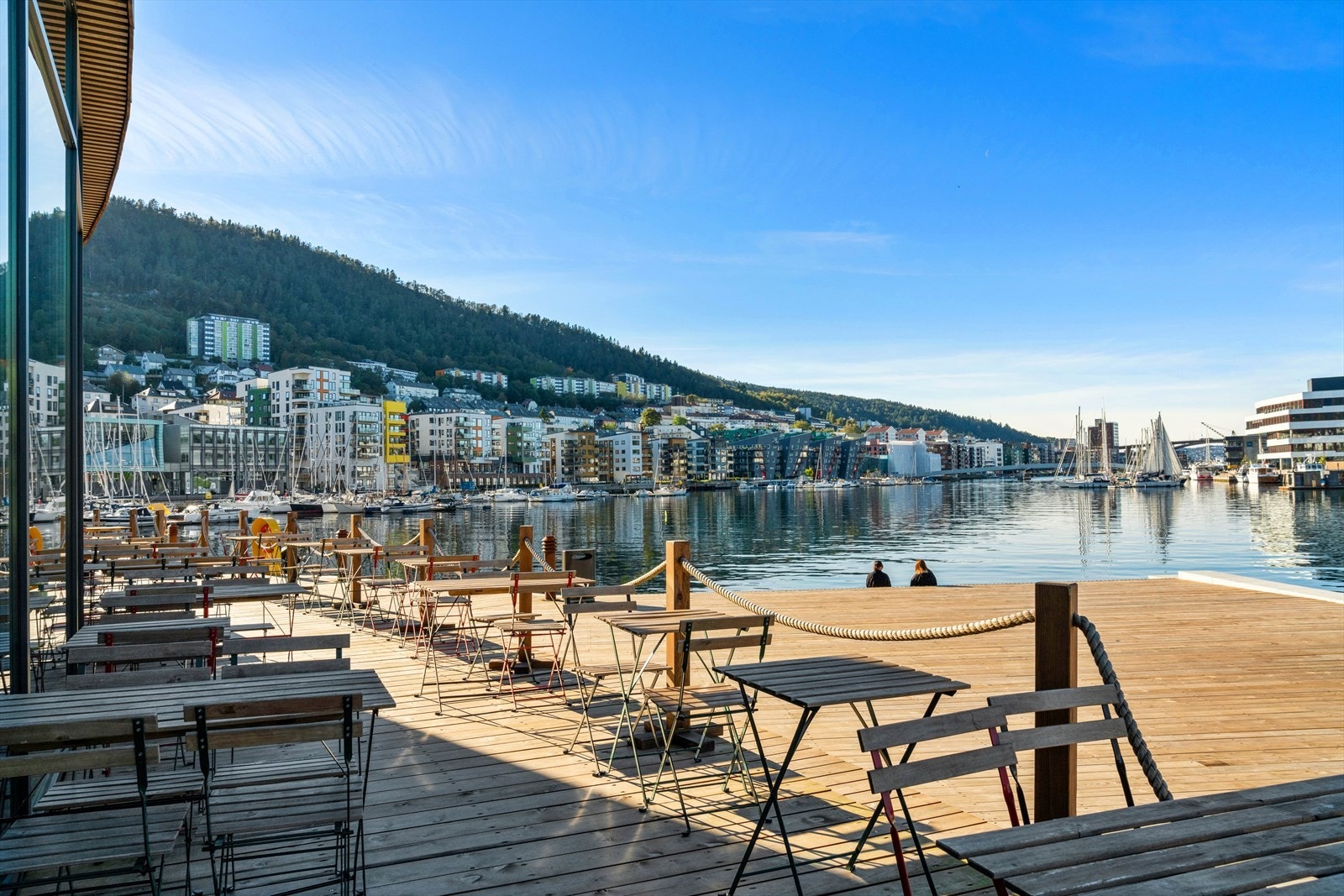 Damsgårdssundet har flere nydelige uteplasser å by på. Her kan du ta en pust i bakken og nyte den nydelige utsikten og området rundt. Galleribilde