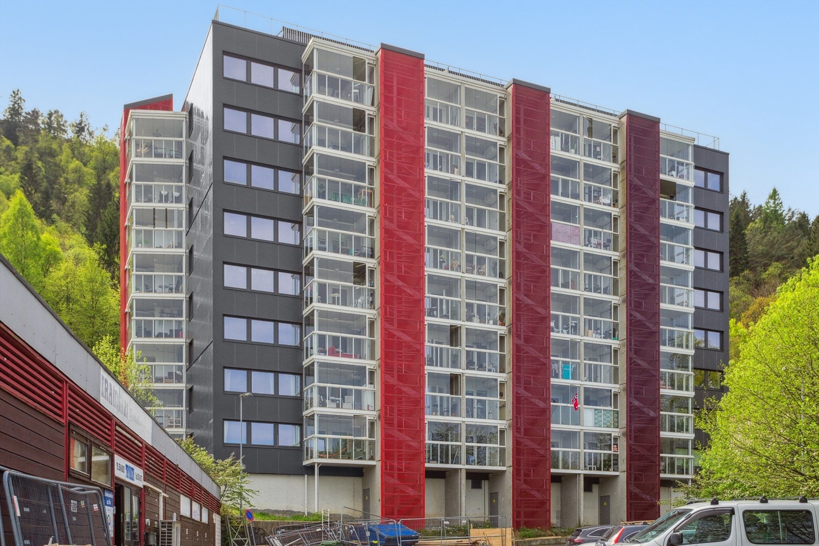 Blokkene i Solheimslien Borettslag, har vært gjenstand for omfattende rehabilitering i de senere år. Galleribilde