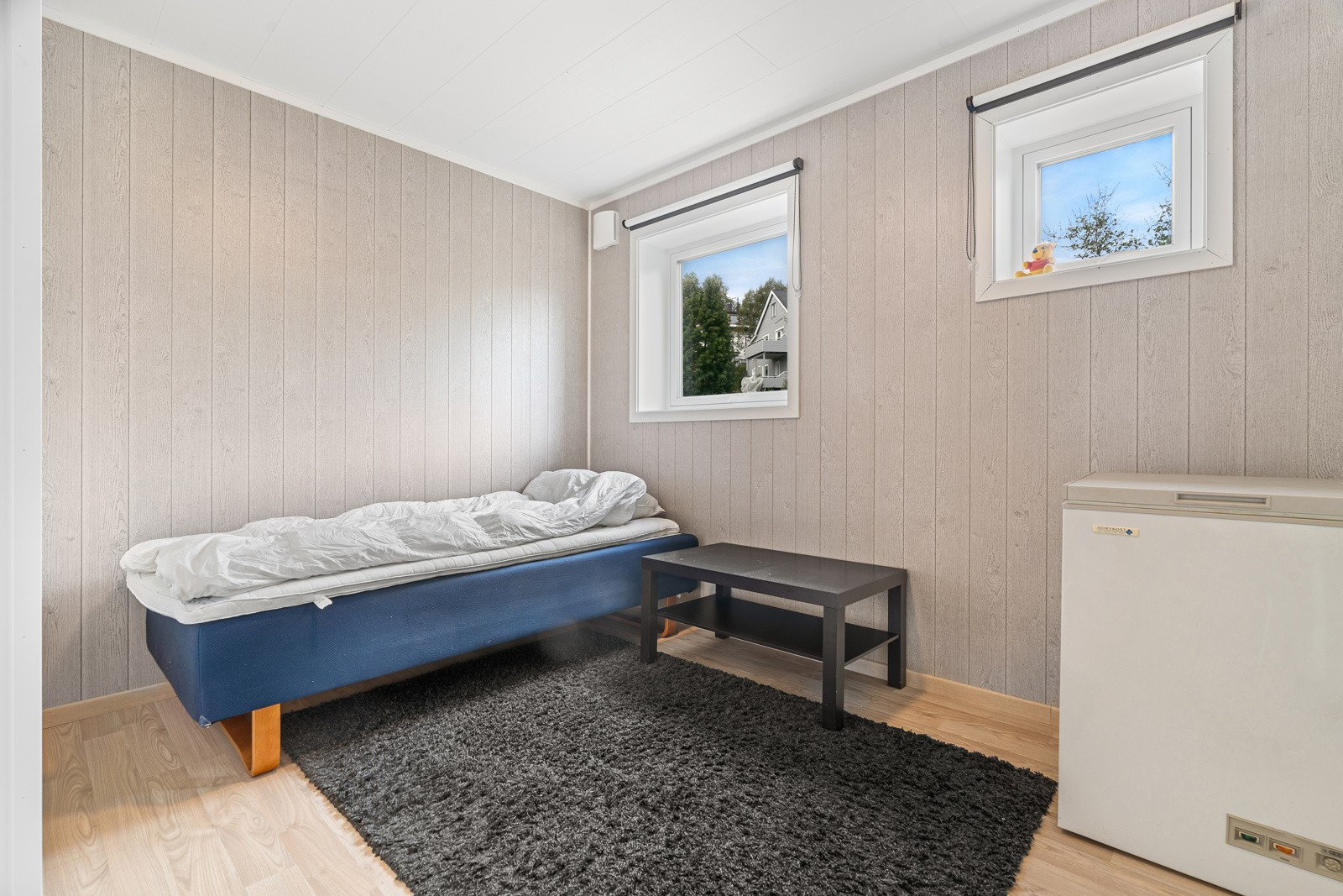 Soverom 1 - Romslig med plass til stor seng.