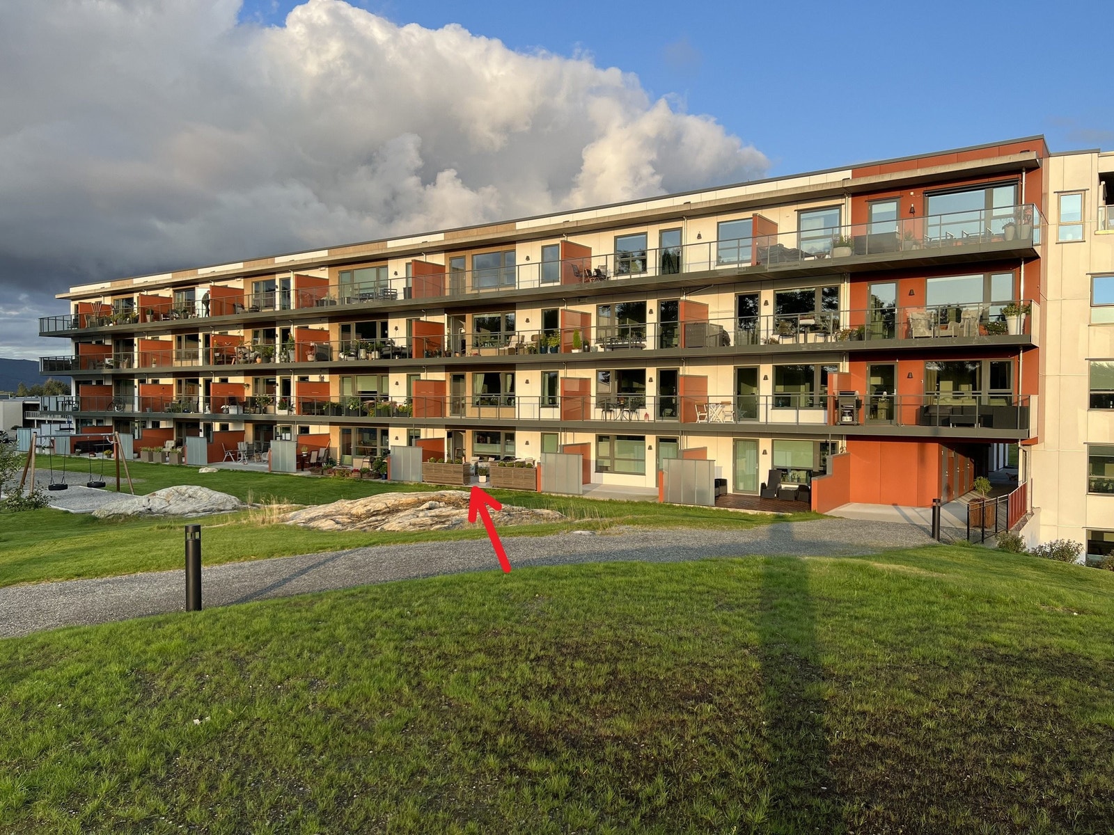Leiligheten ligger i idylliske Løypetona. Galleribilde