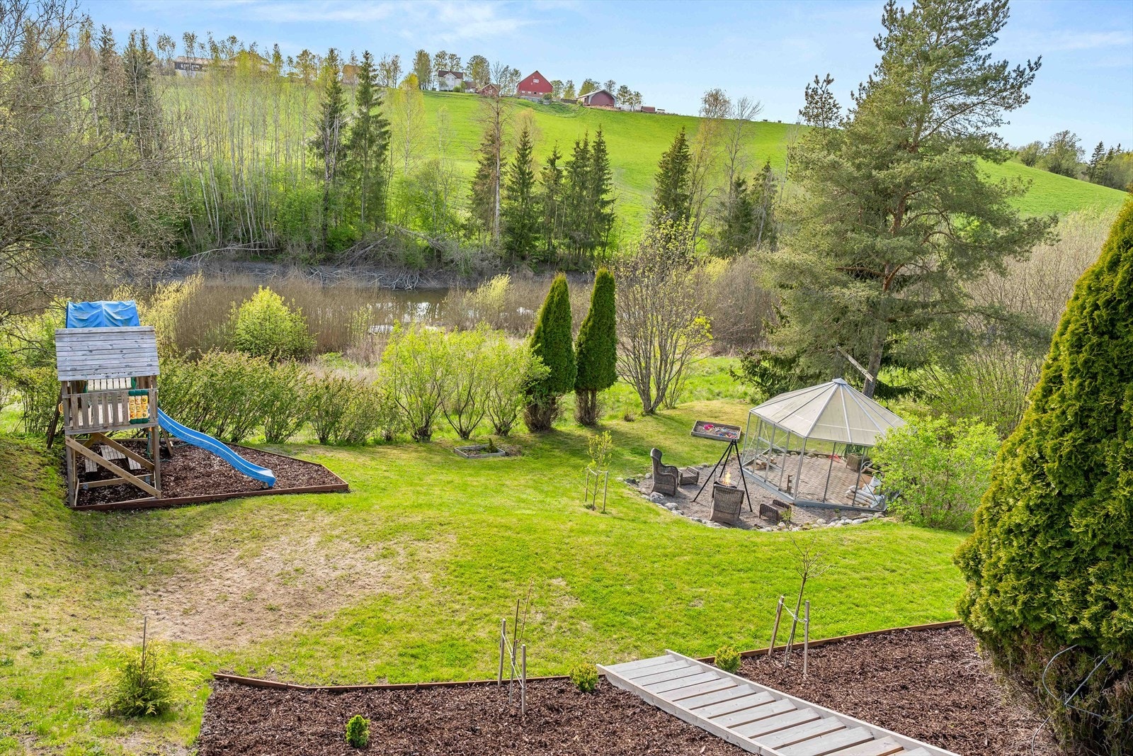 Her bor du skjermet og fint til i naturskjønne omgivelser. Galleribilde